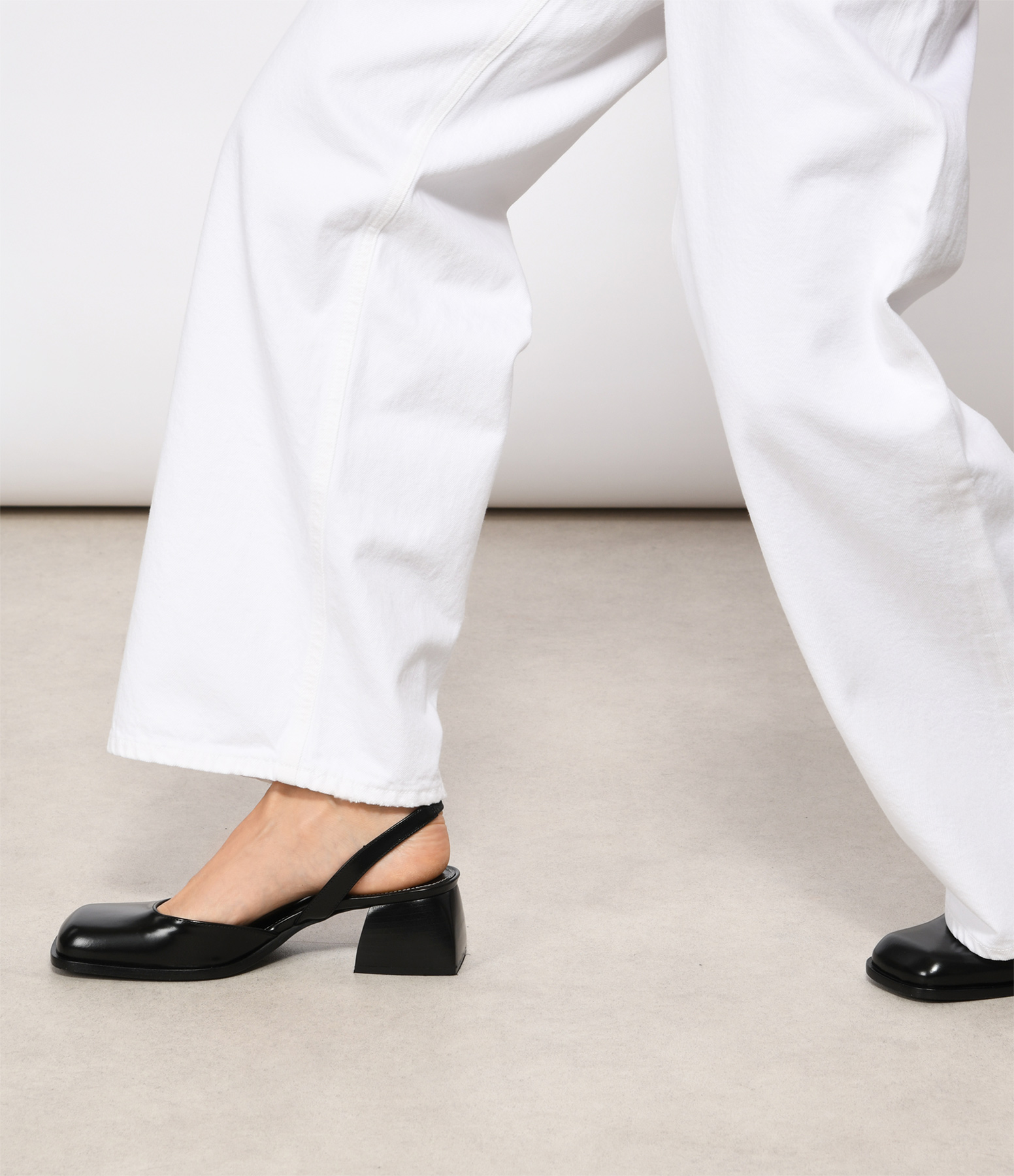 Bulla Jones Black Glassed heeled sandals