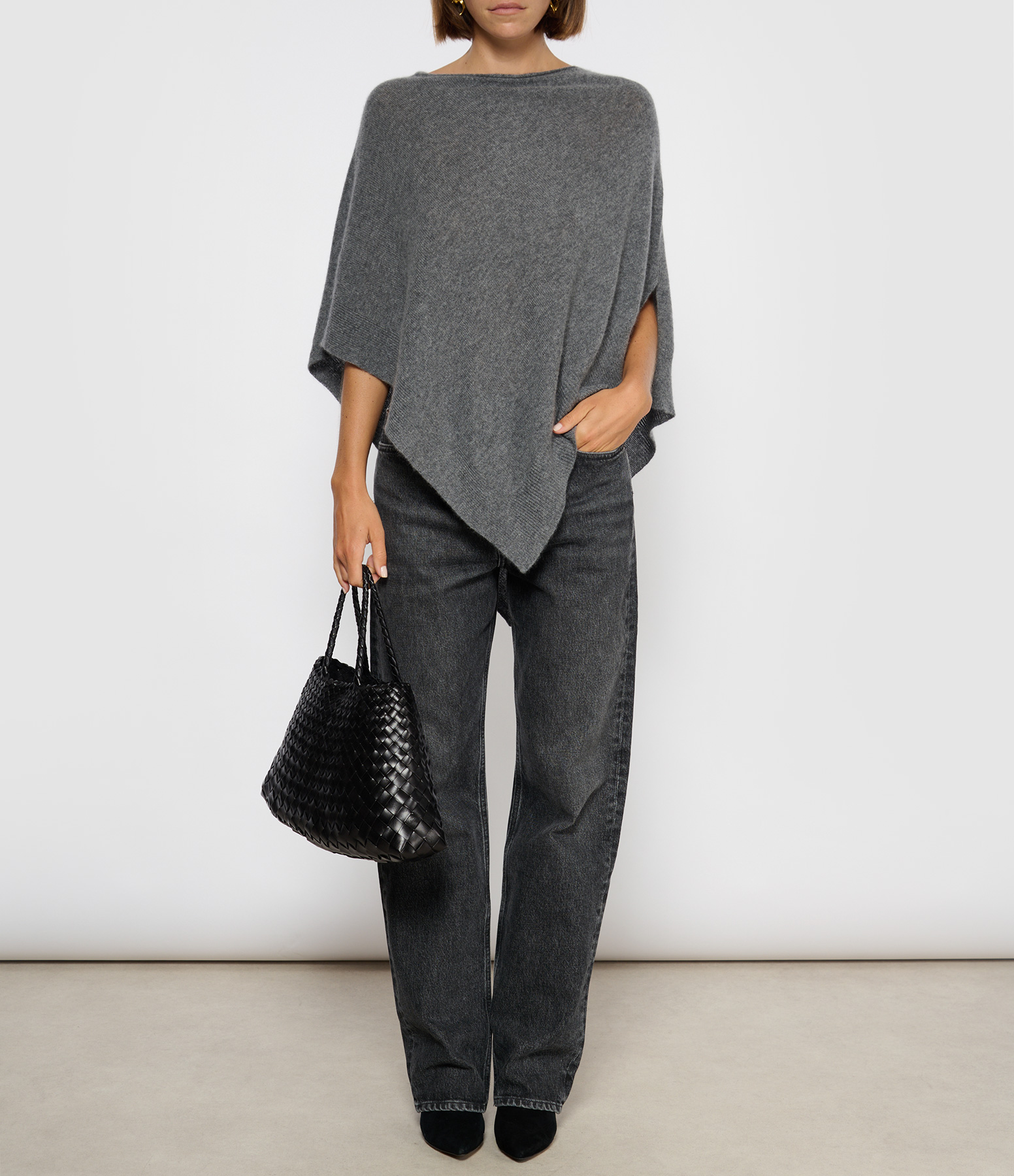 Auguste Cape in Dark Heather Grey Cashmere