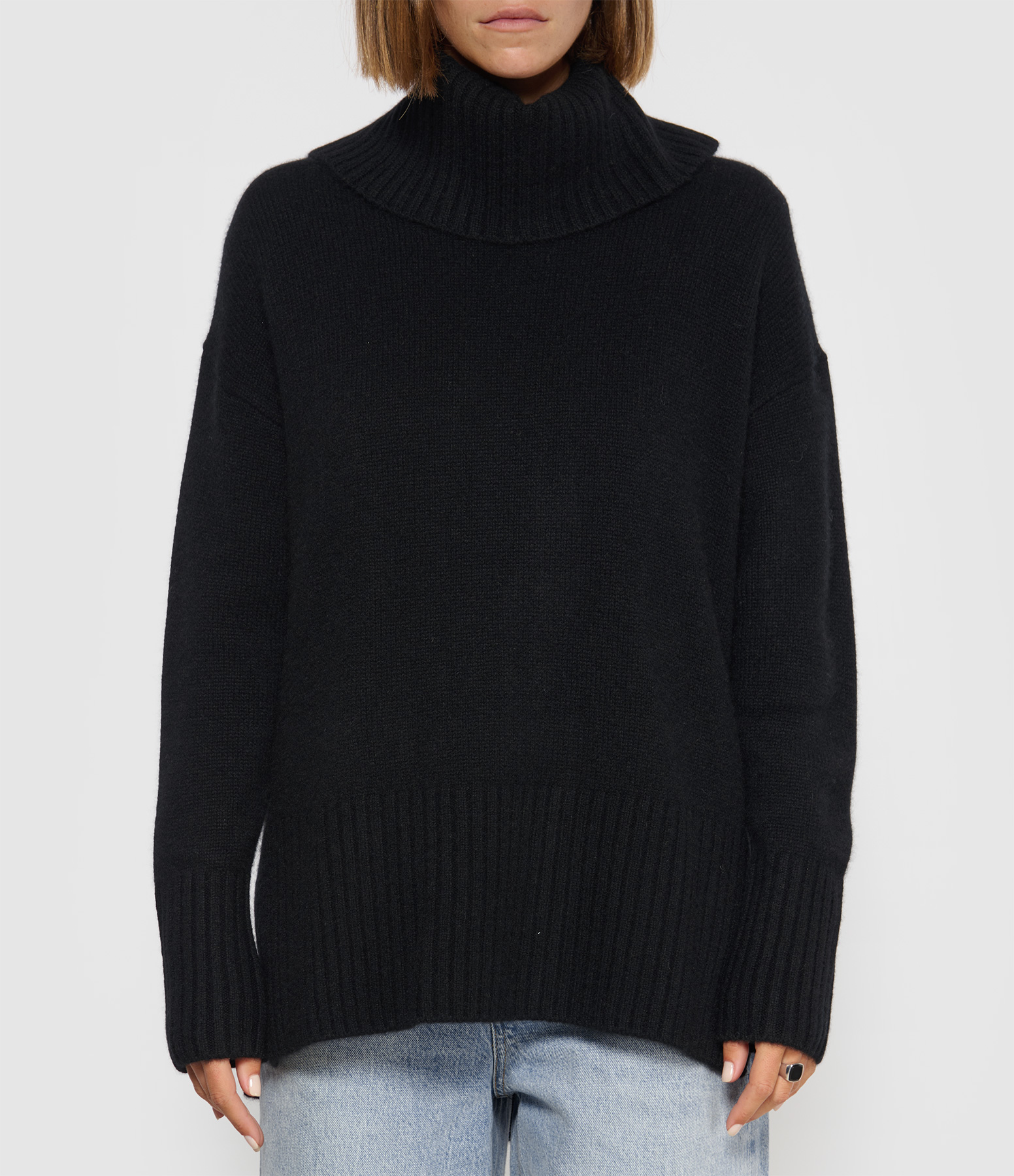 Gilo Black Cashmere Roll-Neck Jumper
