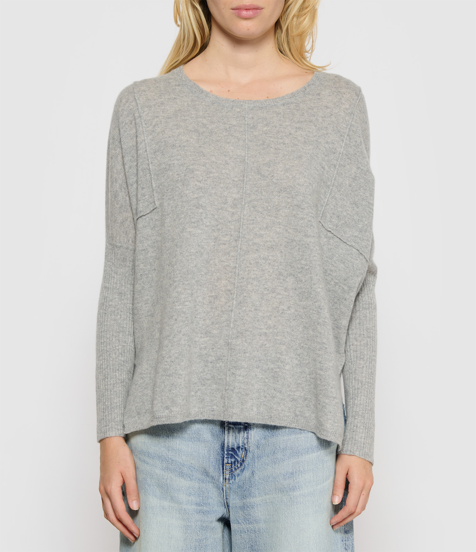 Bourna Poncho Round-Neck Cashmere Jumper in Grey China