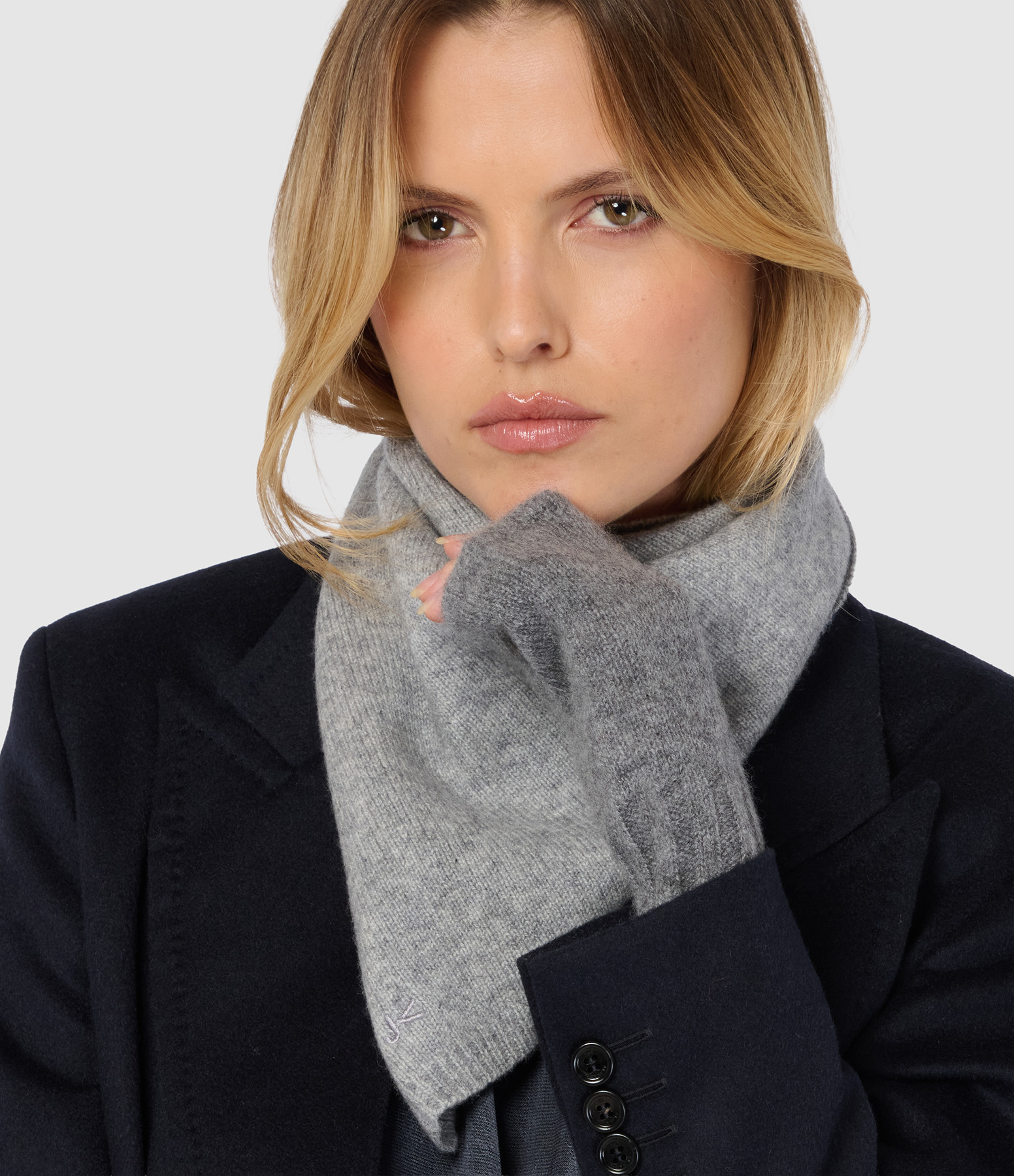Alexine Mittens in Dark China Grey