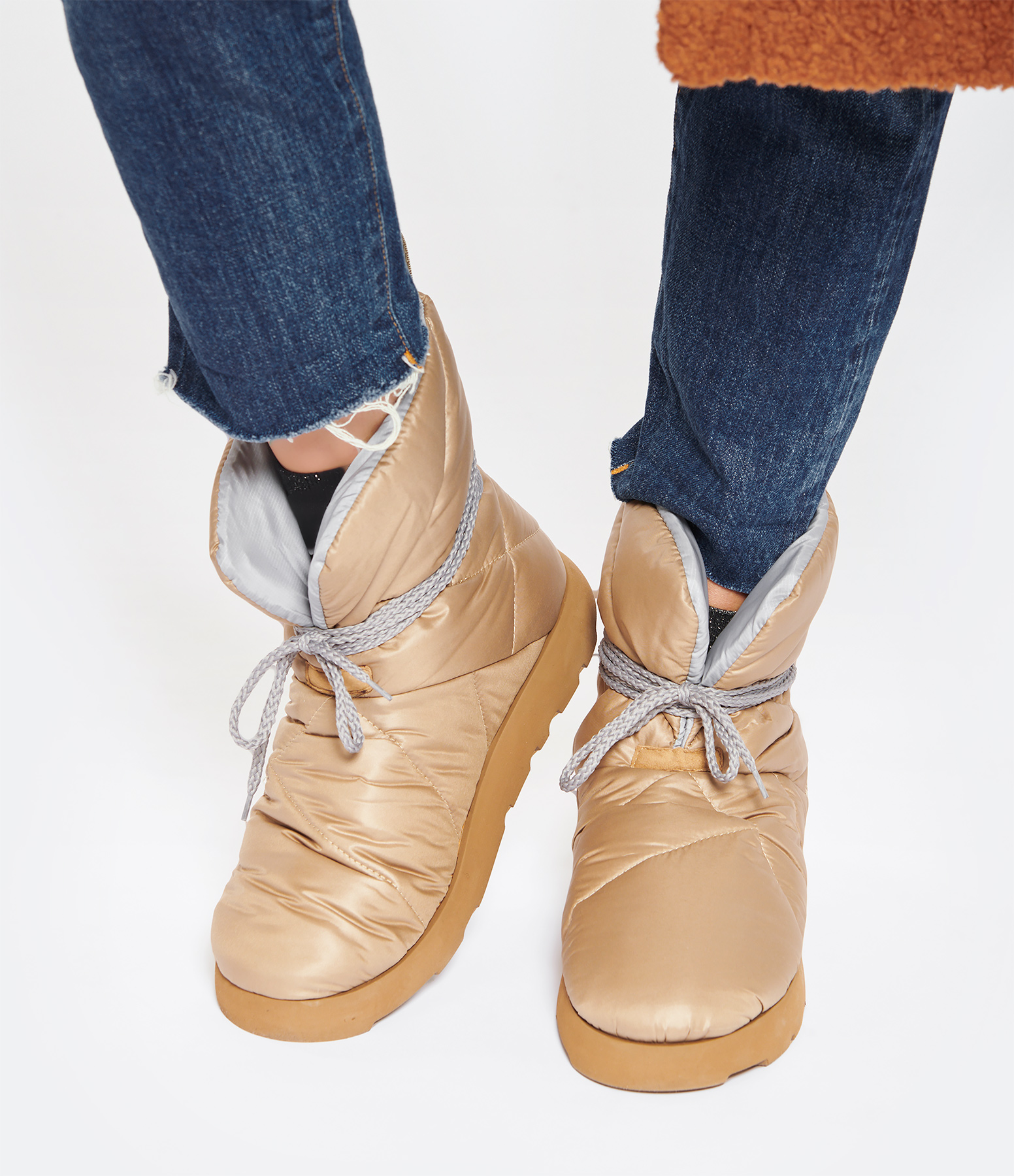 Laccio Ankle Boots in Camel Grey