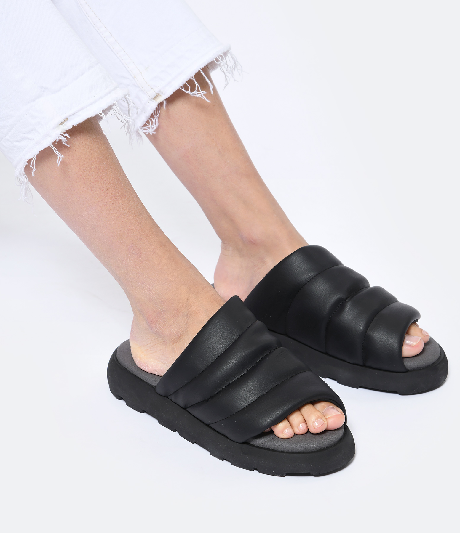 Soffio Black Quilted Mules