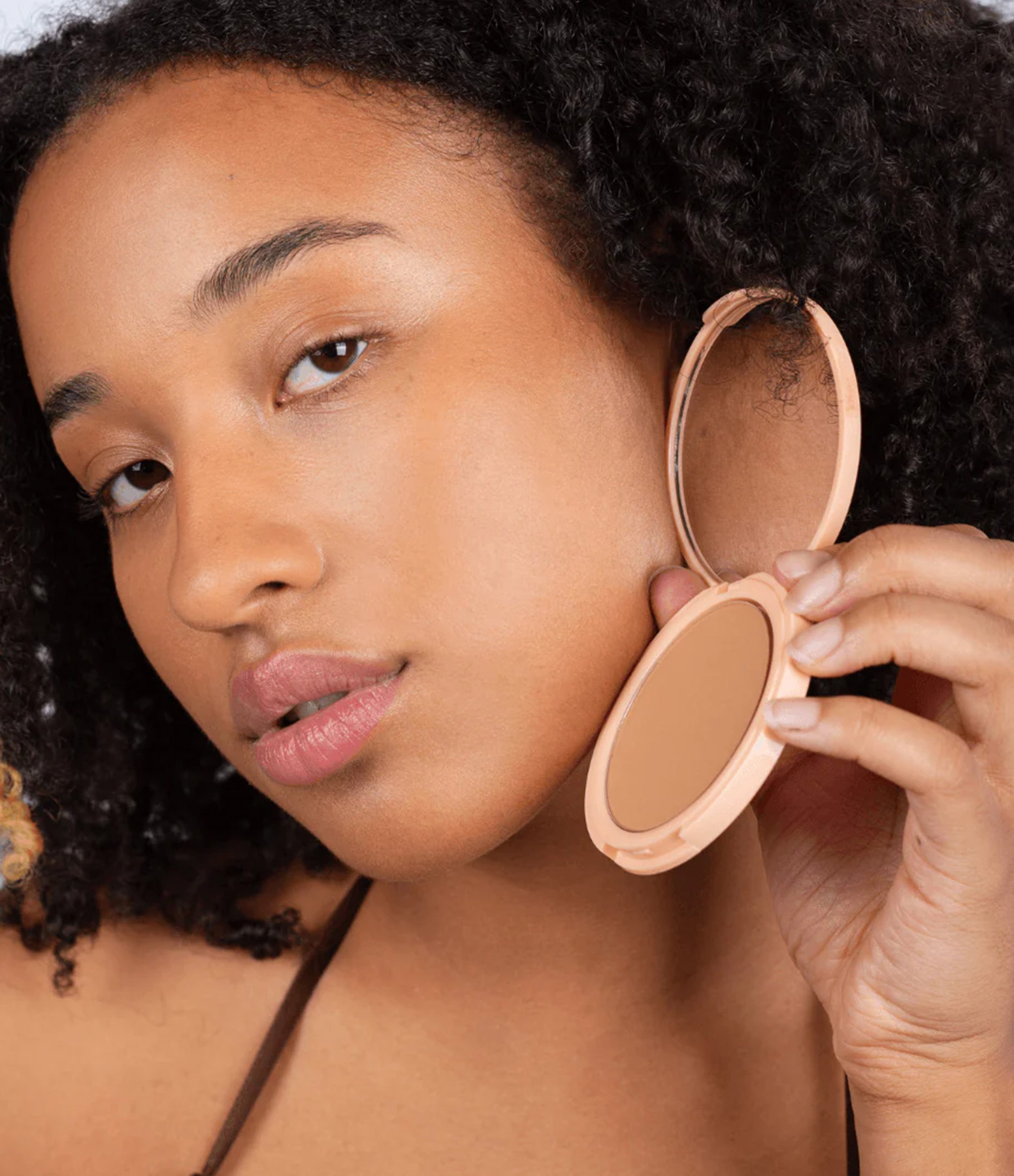 Skin-Care-Infused Mattifying Powder SPF15, 03 Sweet Almond