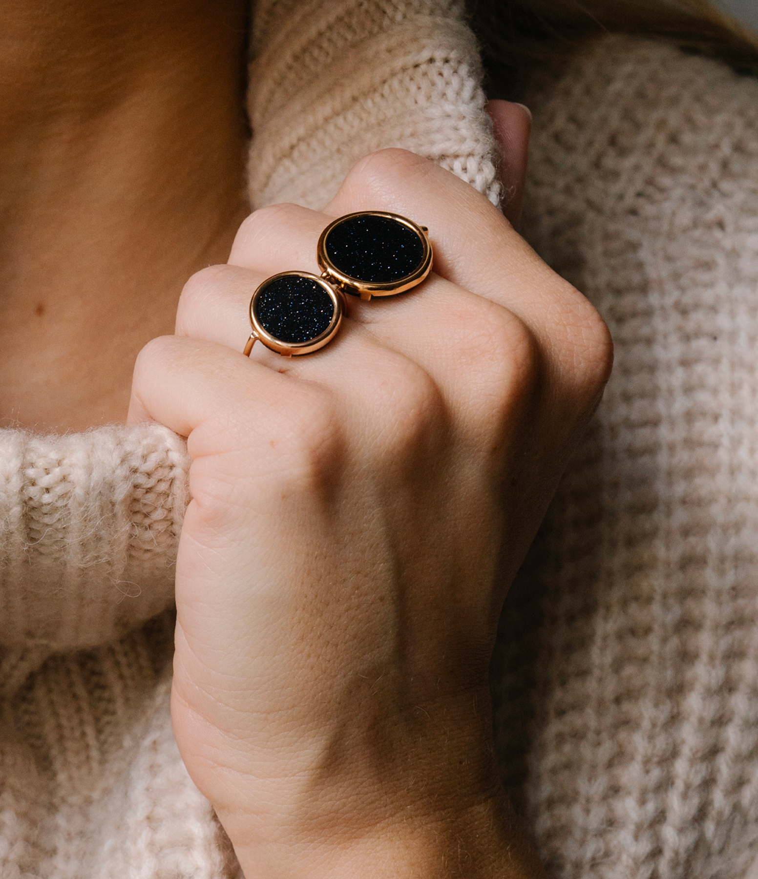 Baby Disc Ring in Blue Sandstone and Rose Gold