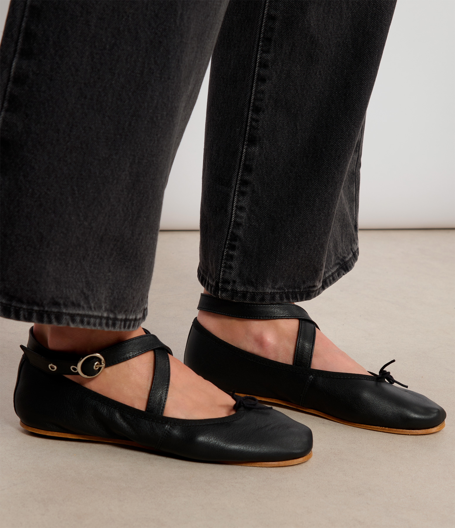 Sophia Belt Black Ballet Flats