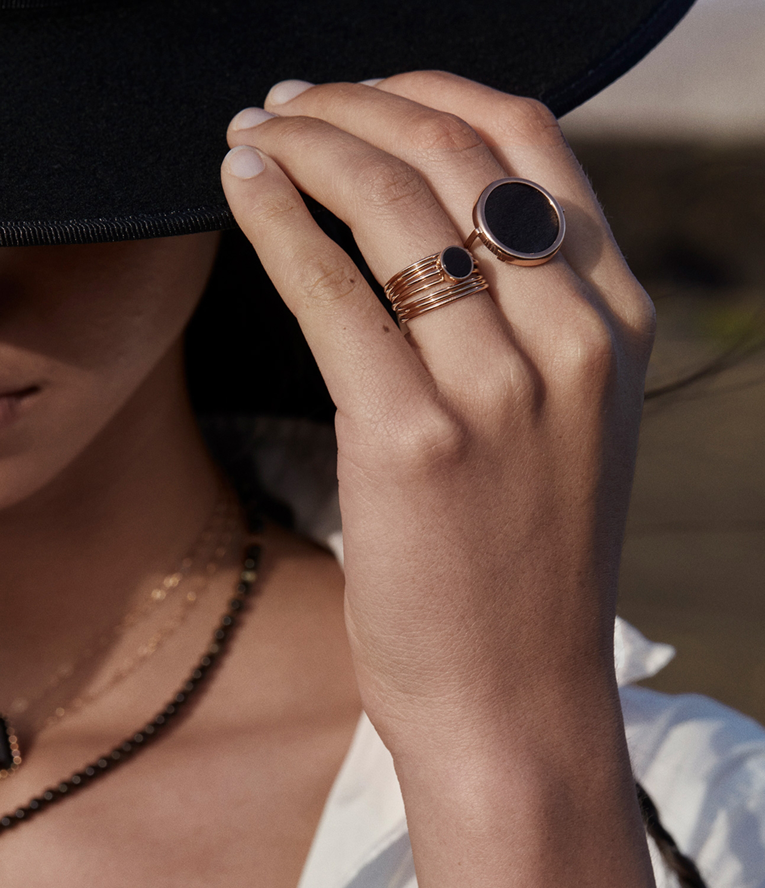 Ever Mini Disc Onyx Rose Gold Ring