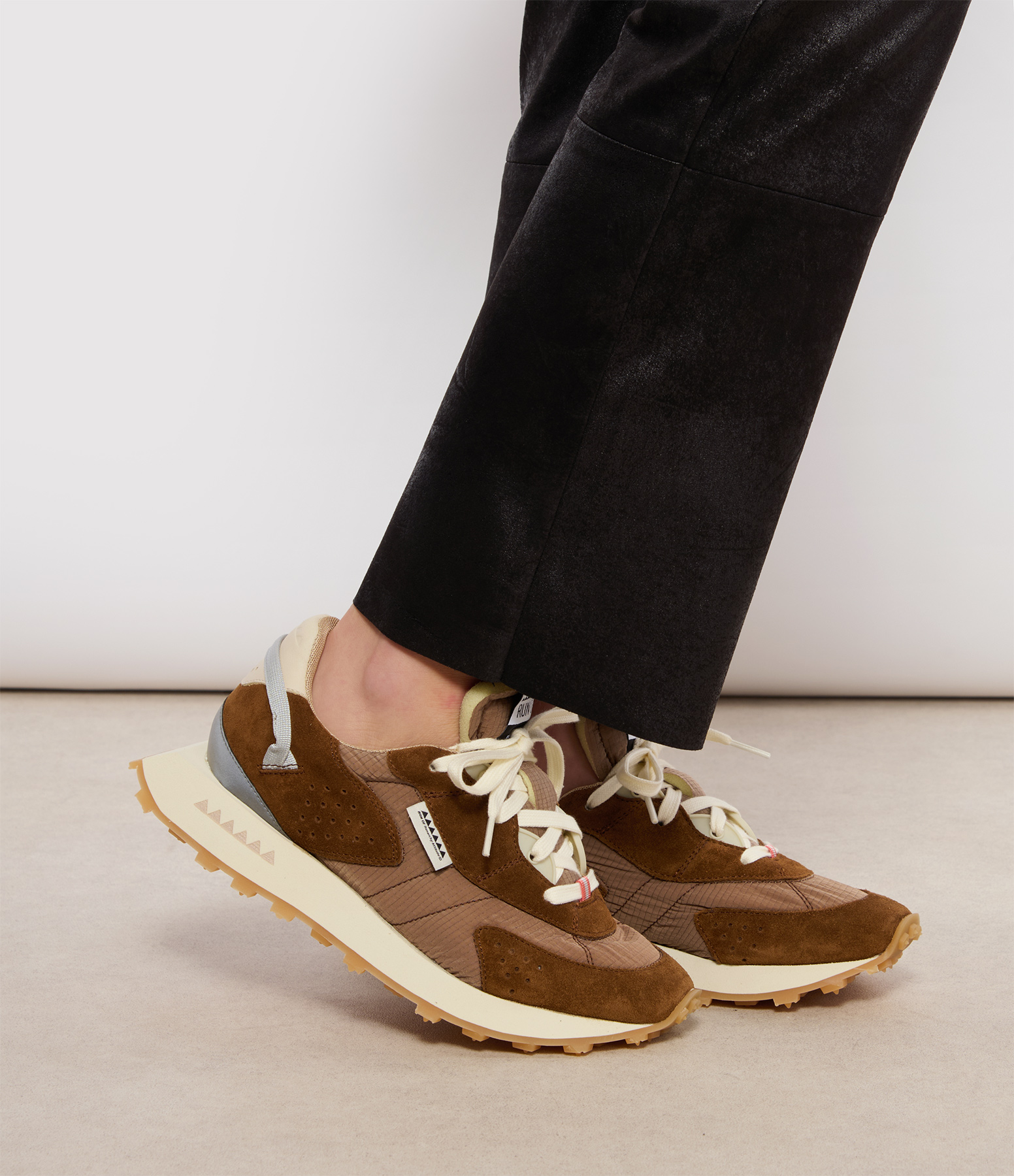 Hydrogen W Brown trainers