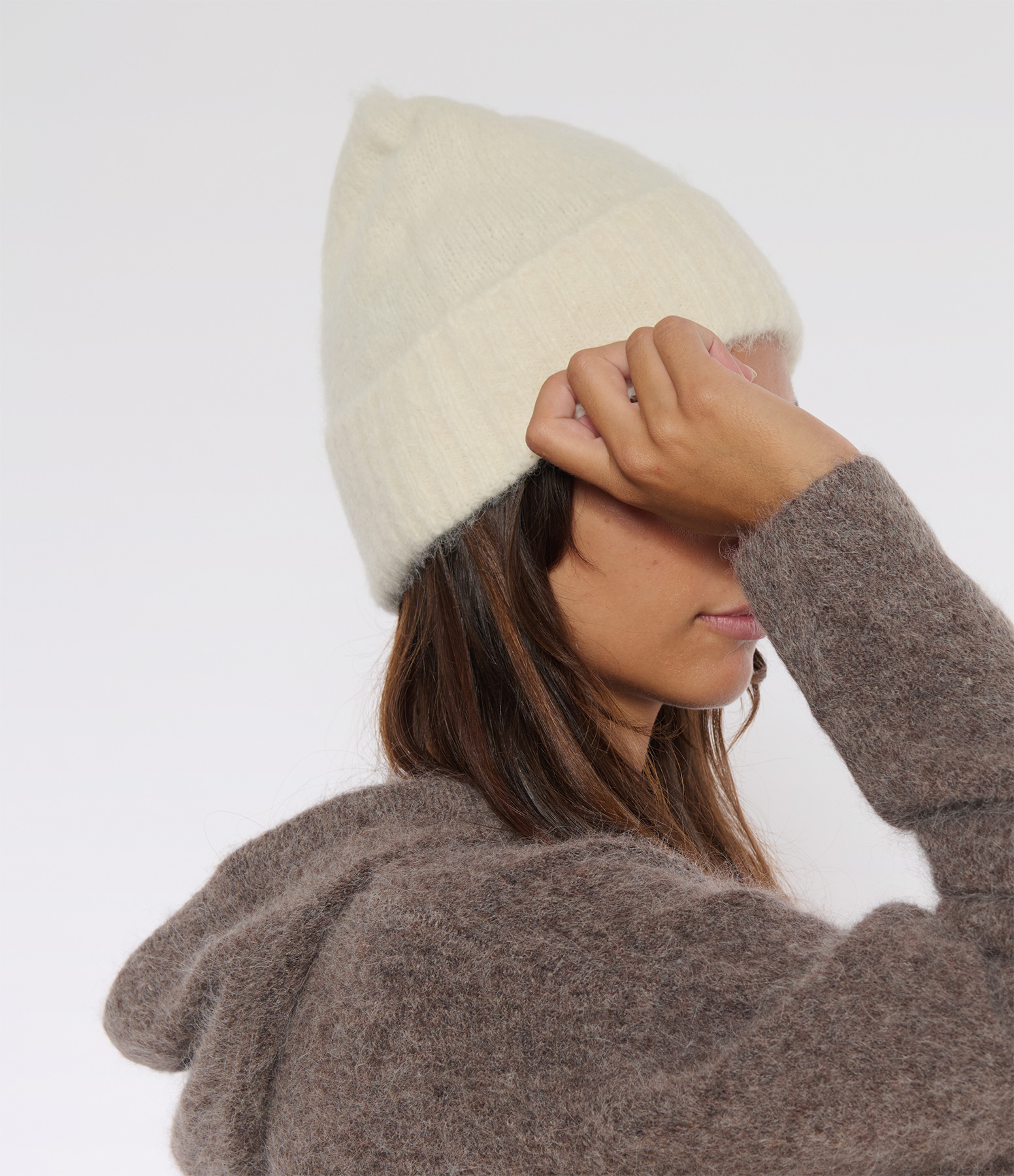 Sajeanne Clear Cream Beanie