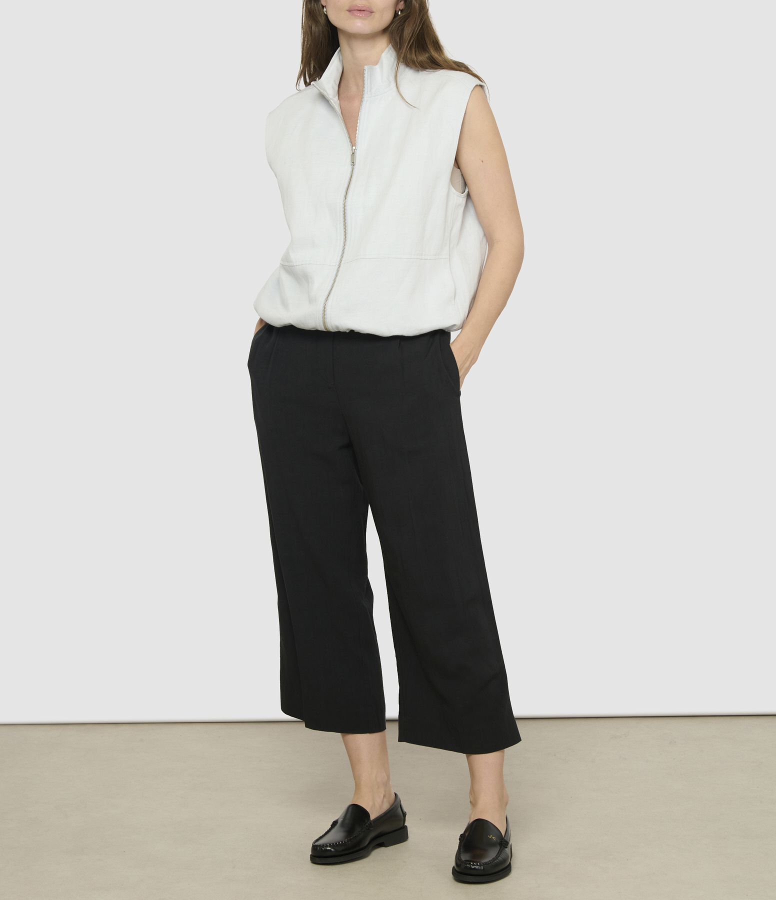 Saramonas Black Cropped Trousers