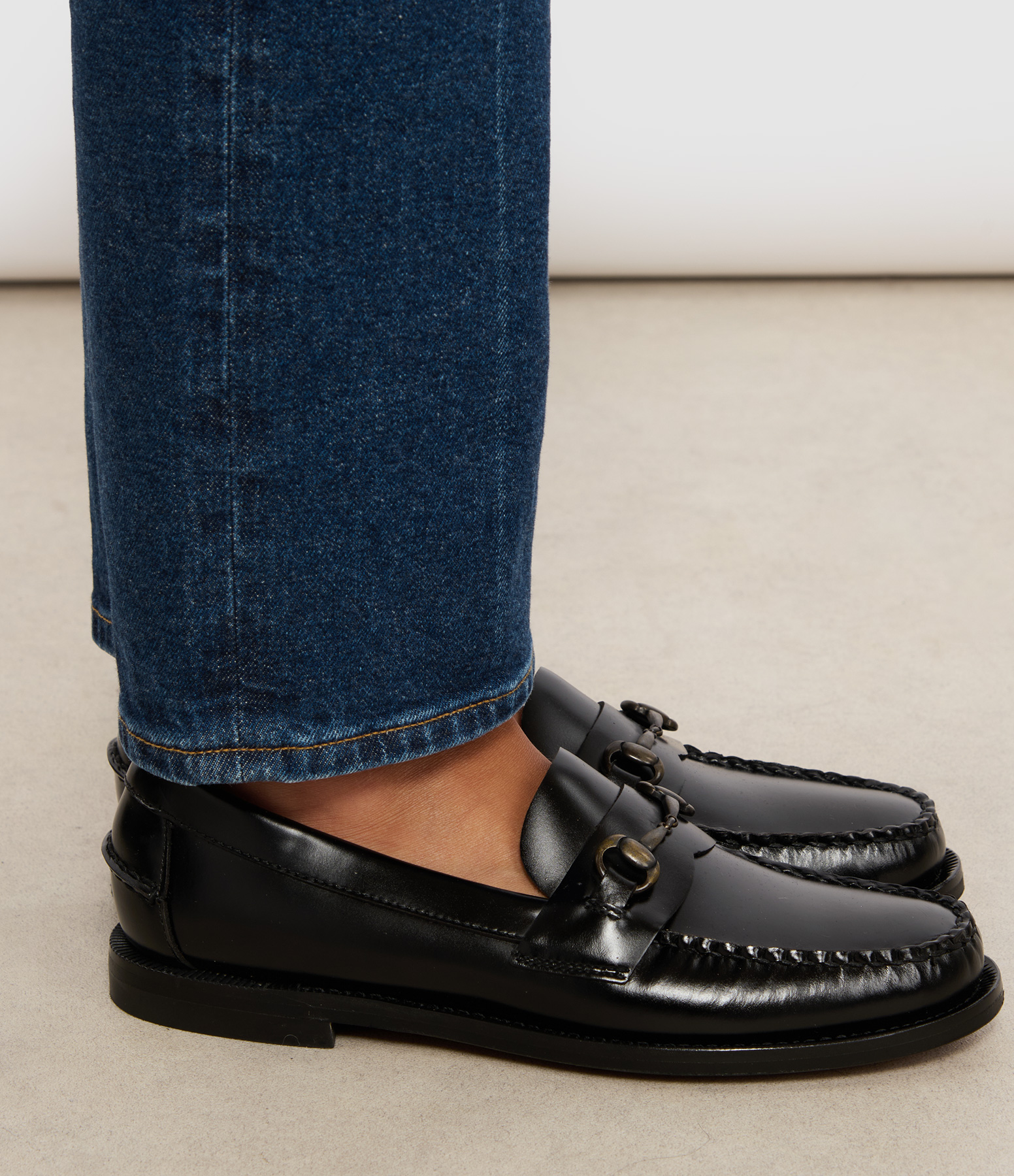 Classic Joe W Leather Loafers – Black – Regular