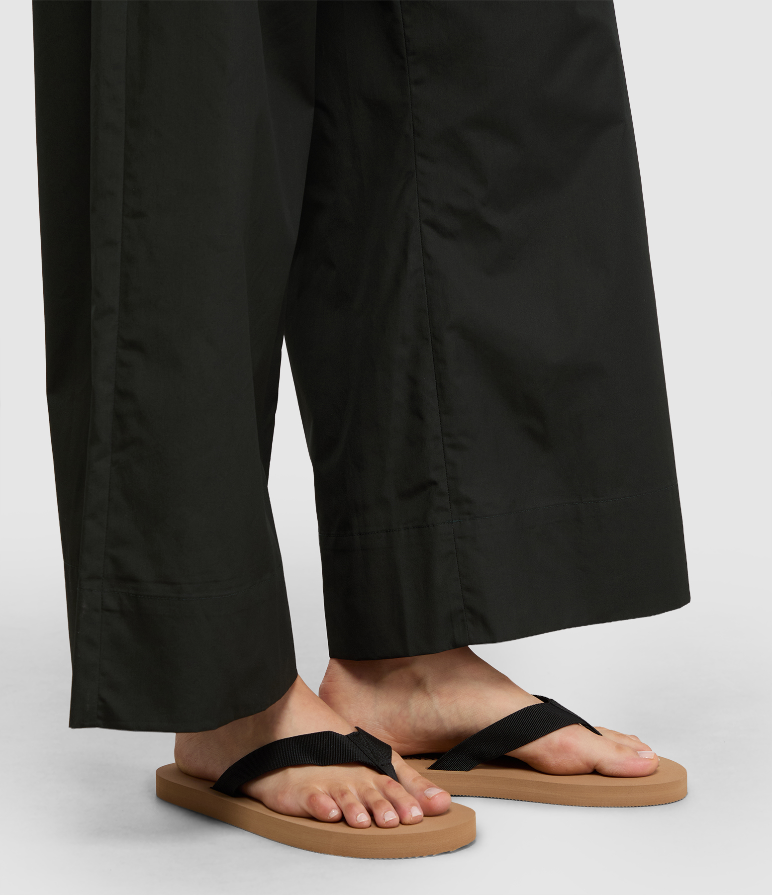 Kenny Clay flip-flops
