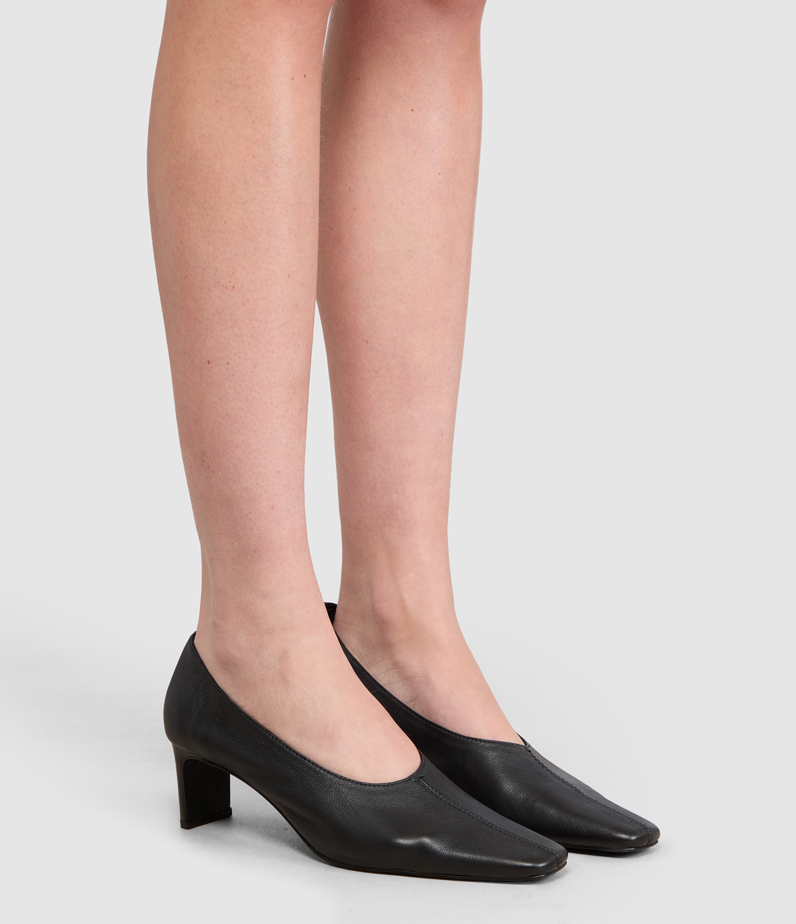 Greta I Ebony Pumps