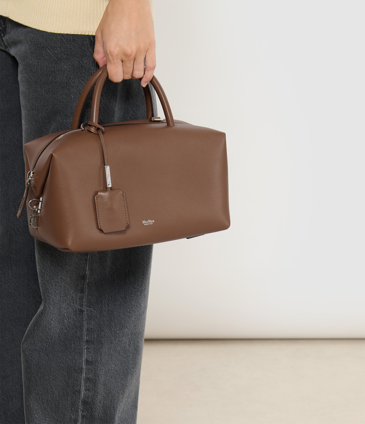Holdallm Handbag in Hazelnut