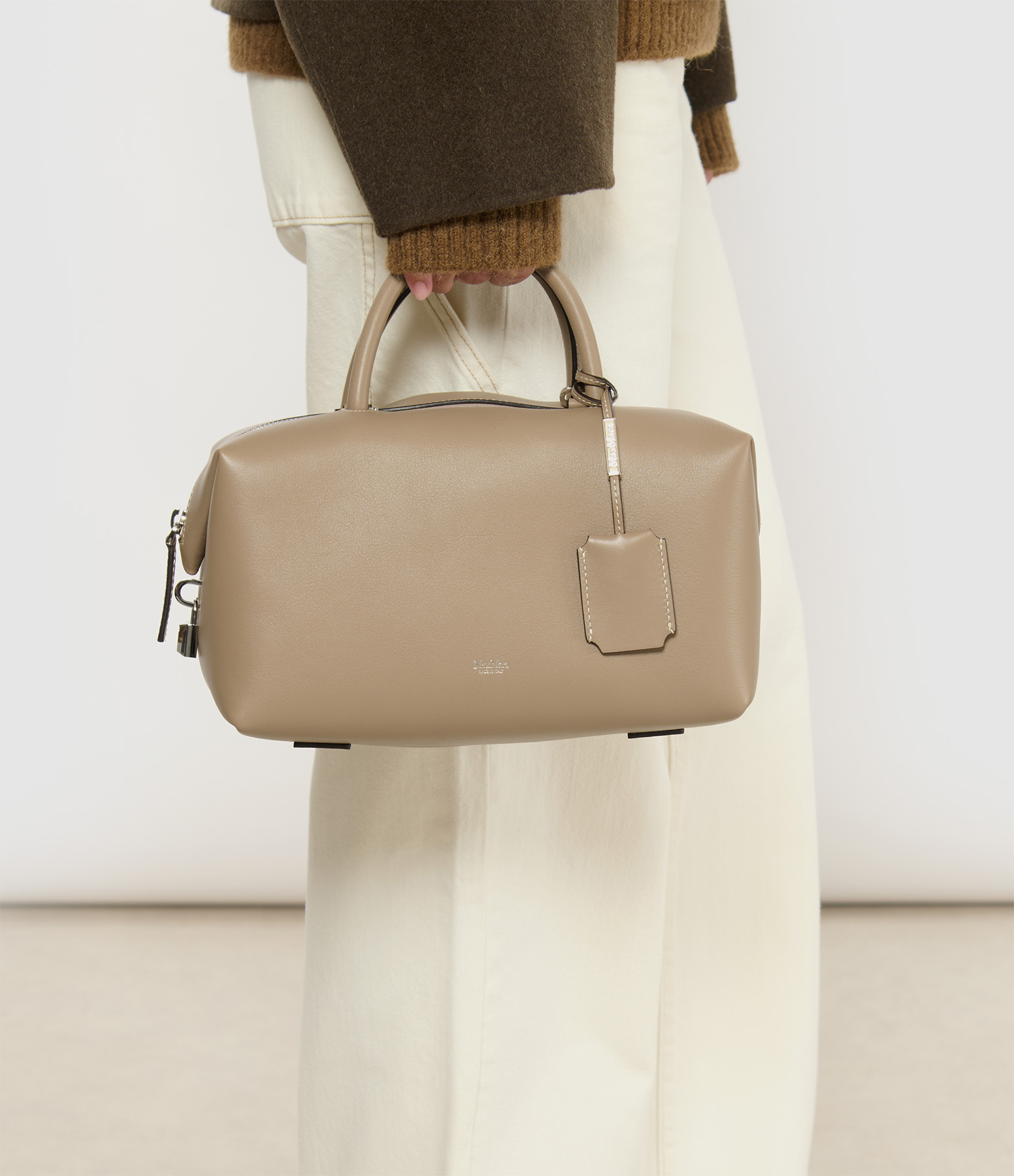 Holdallm Handbag in Taupe