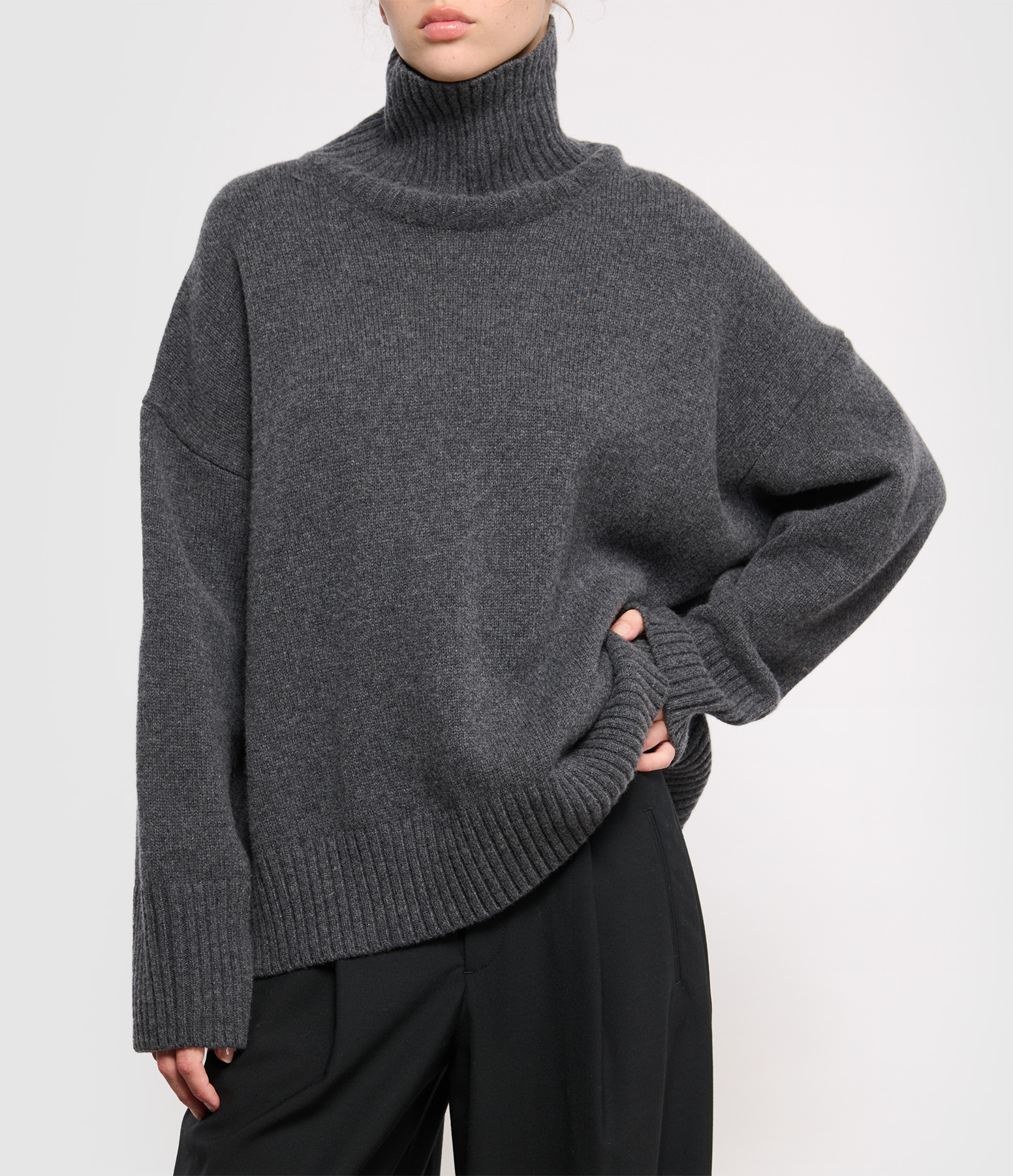William Dark Grey Jumper