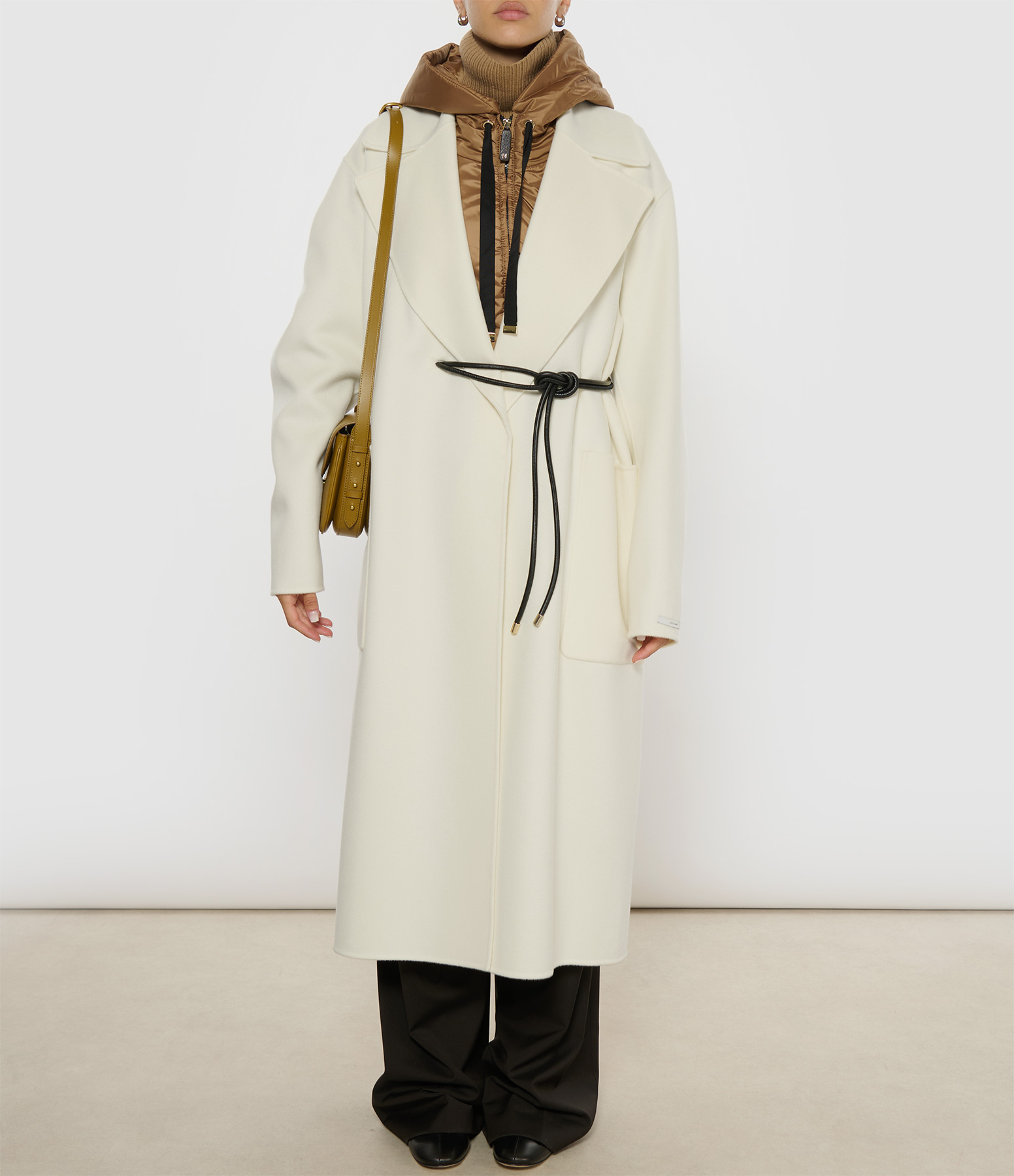 Abate White Coat
