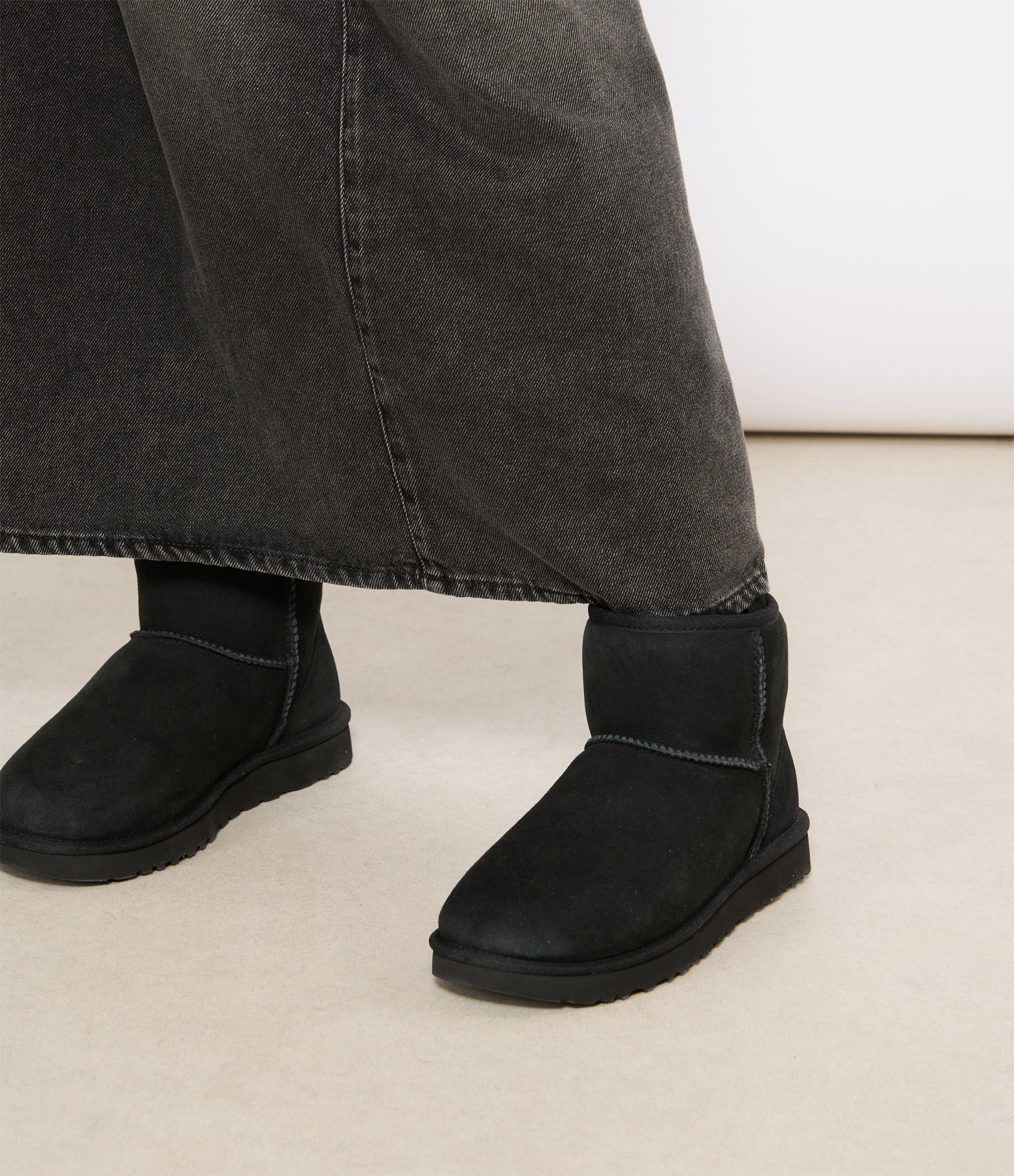 Classic Mini II Ankle Boots – Black