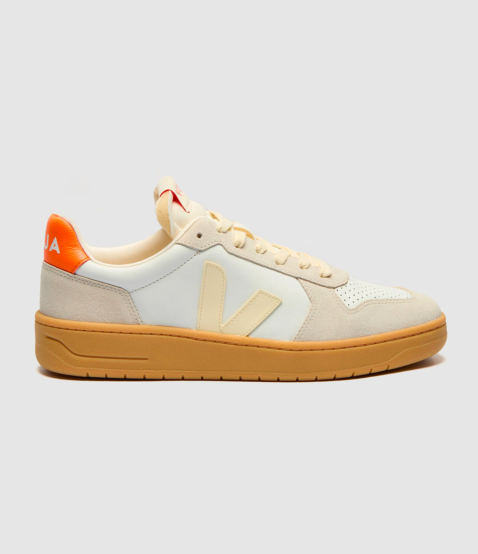V 82 Pure Calcaire Fury trainers