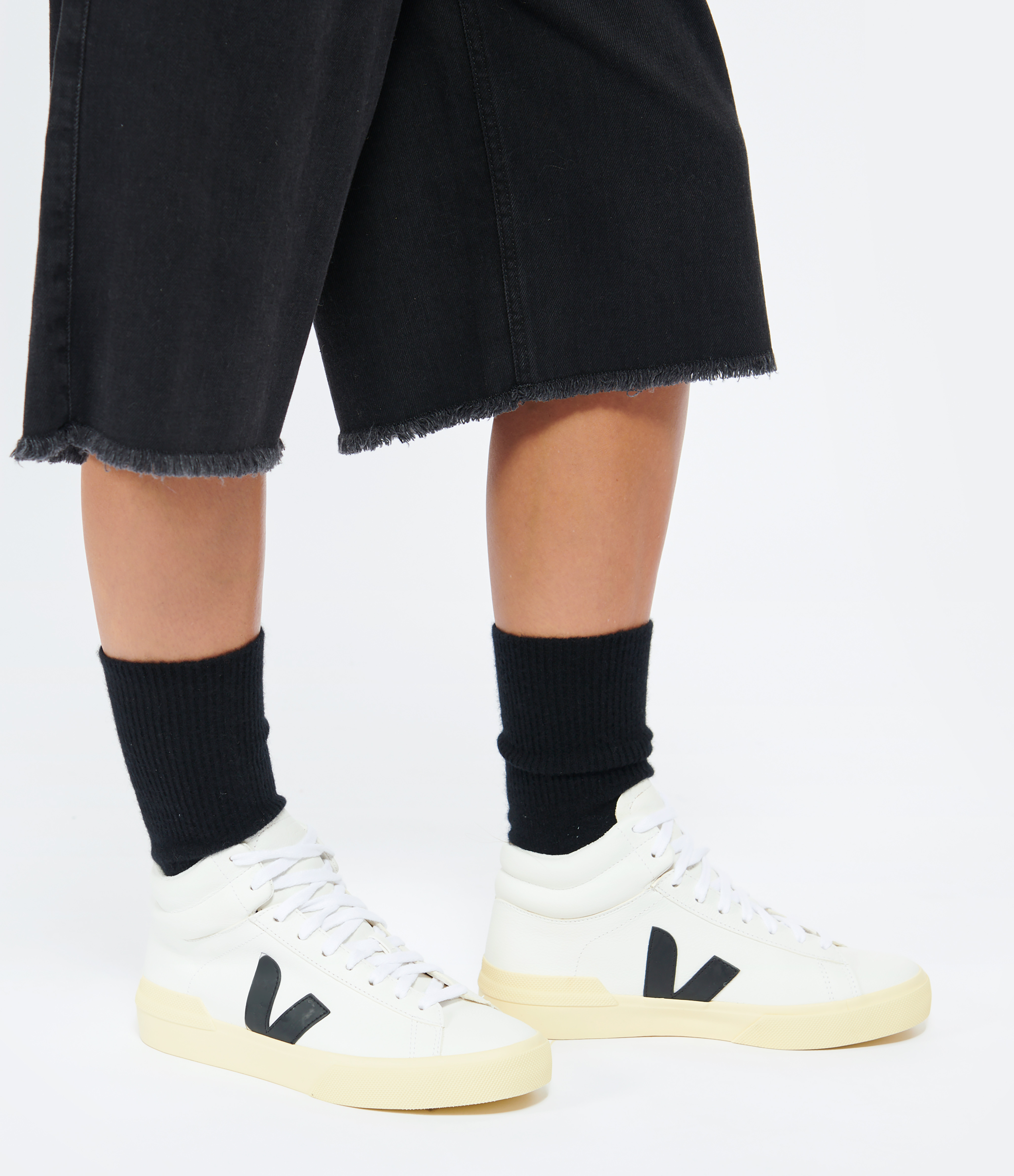 Minotaur Chromefree White and Black Leather Trainers