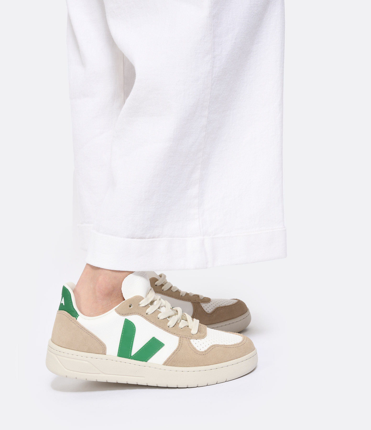 V 10 Chromefree Trainers – Extra White Leather, Emerald