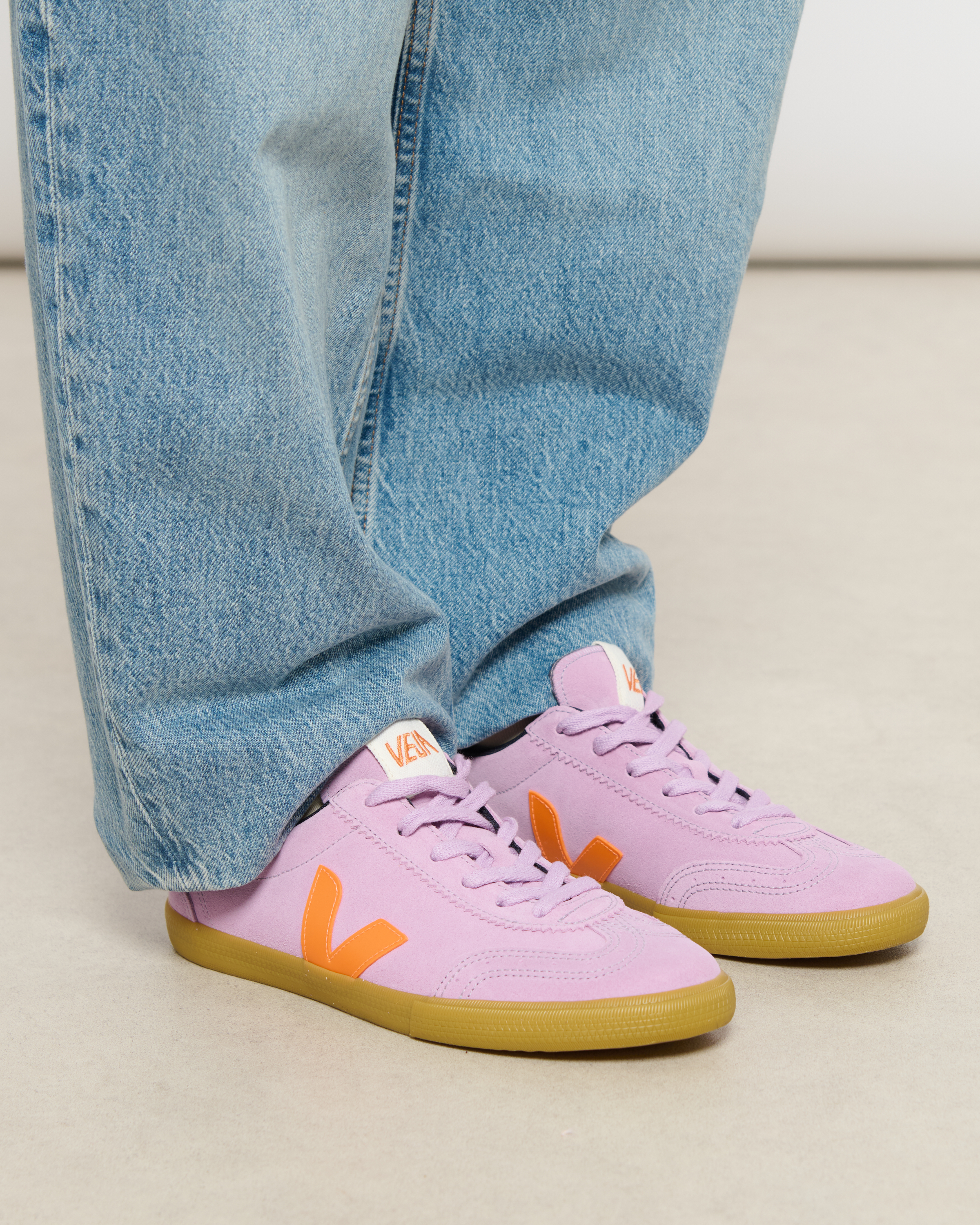 Volley Orchid Fury Natural trainers