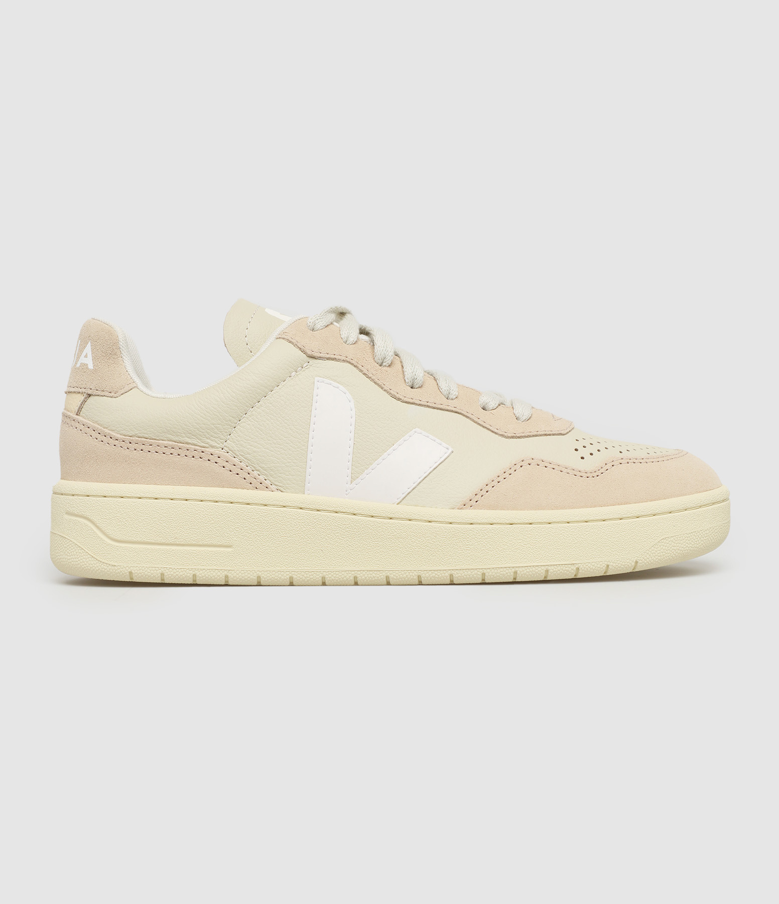 V-90 Pierre White trainers