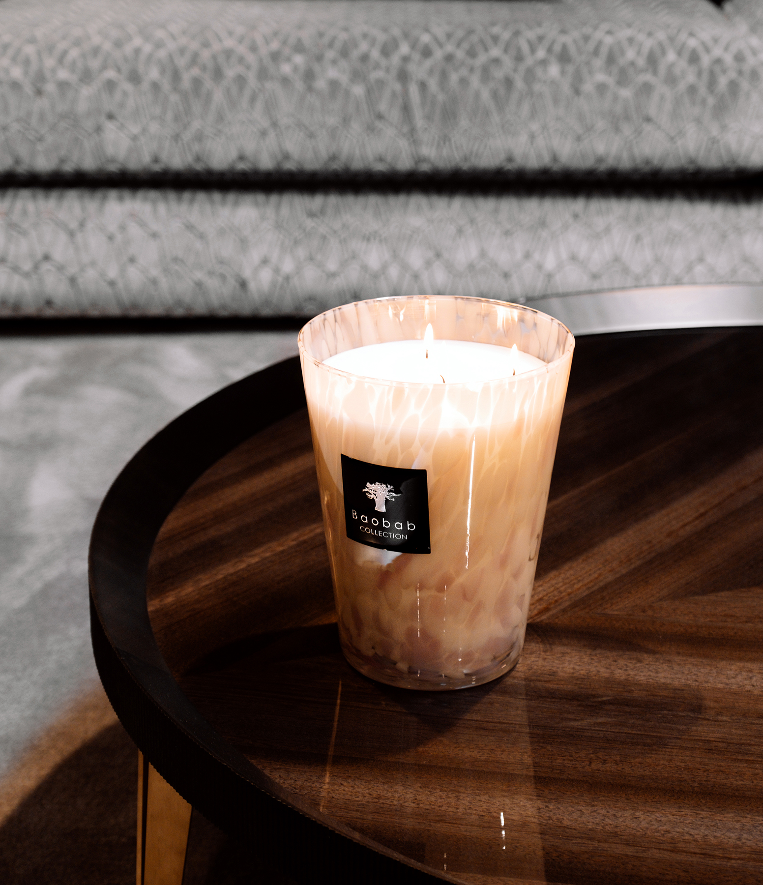 Max 16 White Pearls Candle