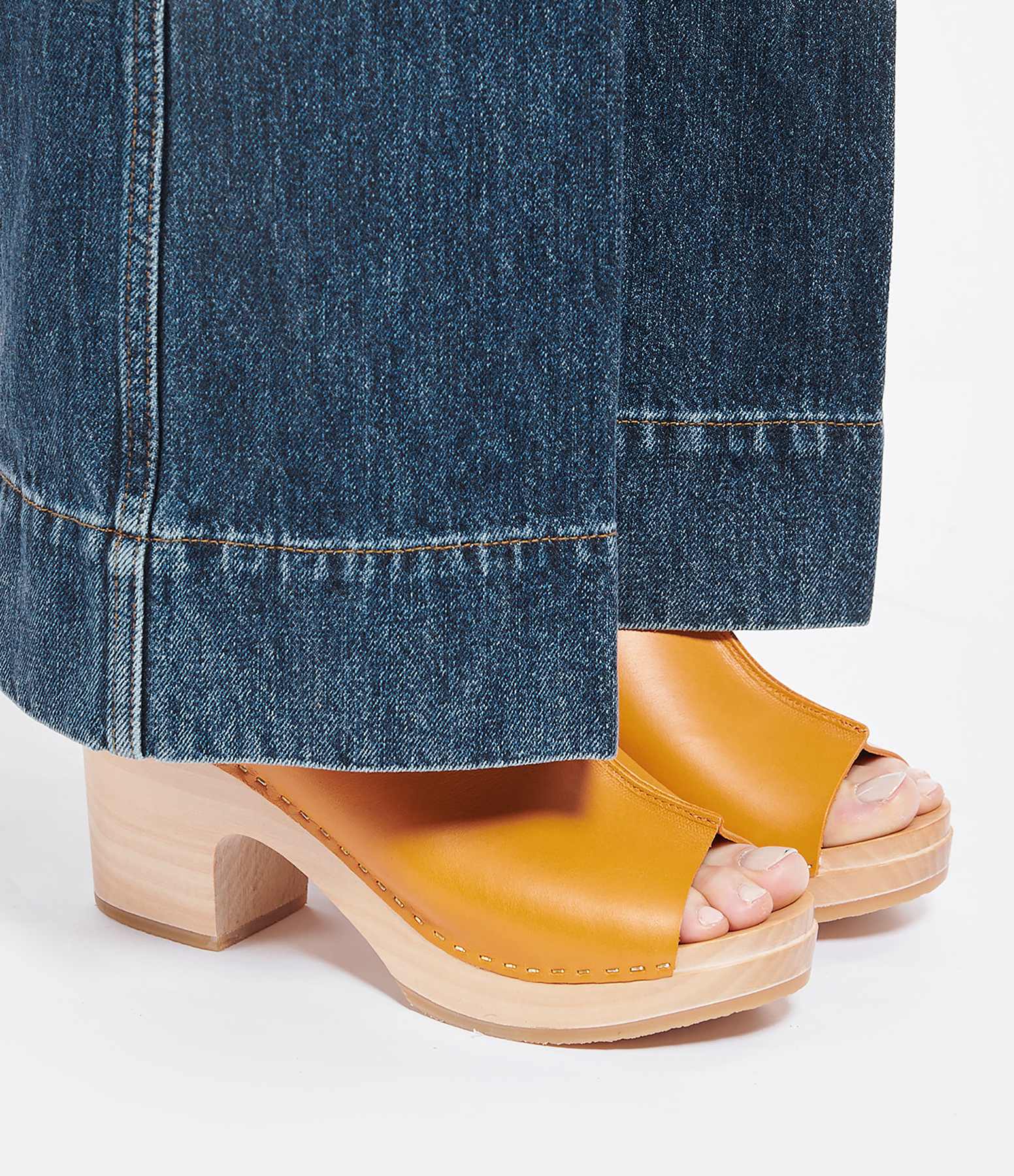 Ydol Clogs – Wood and Leather, Papaya