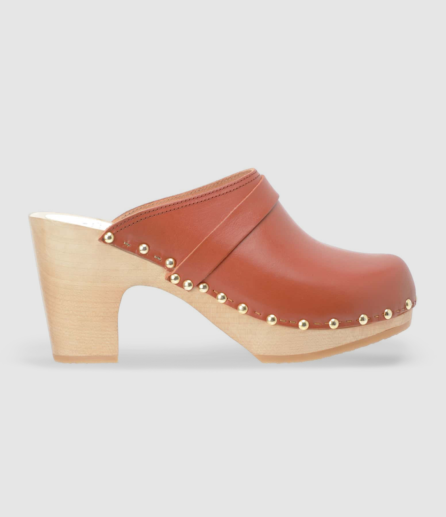 Yrma Rock Clogs – Wood and Leather in Brick Red
