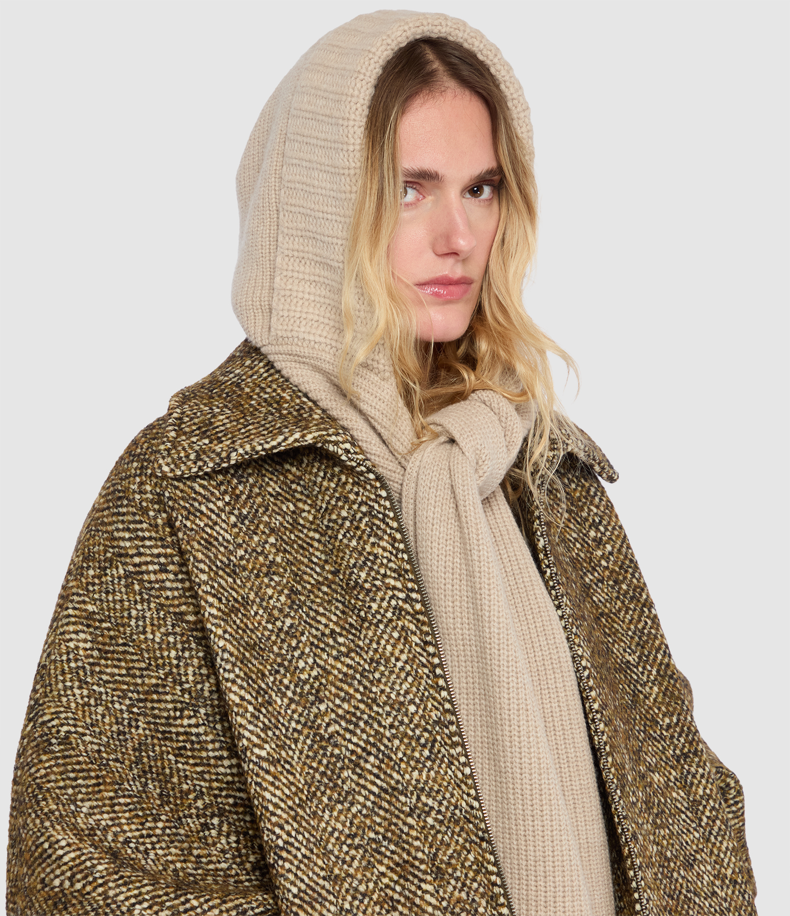 Almendra Hooded Scarf