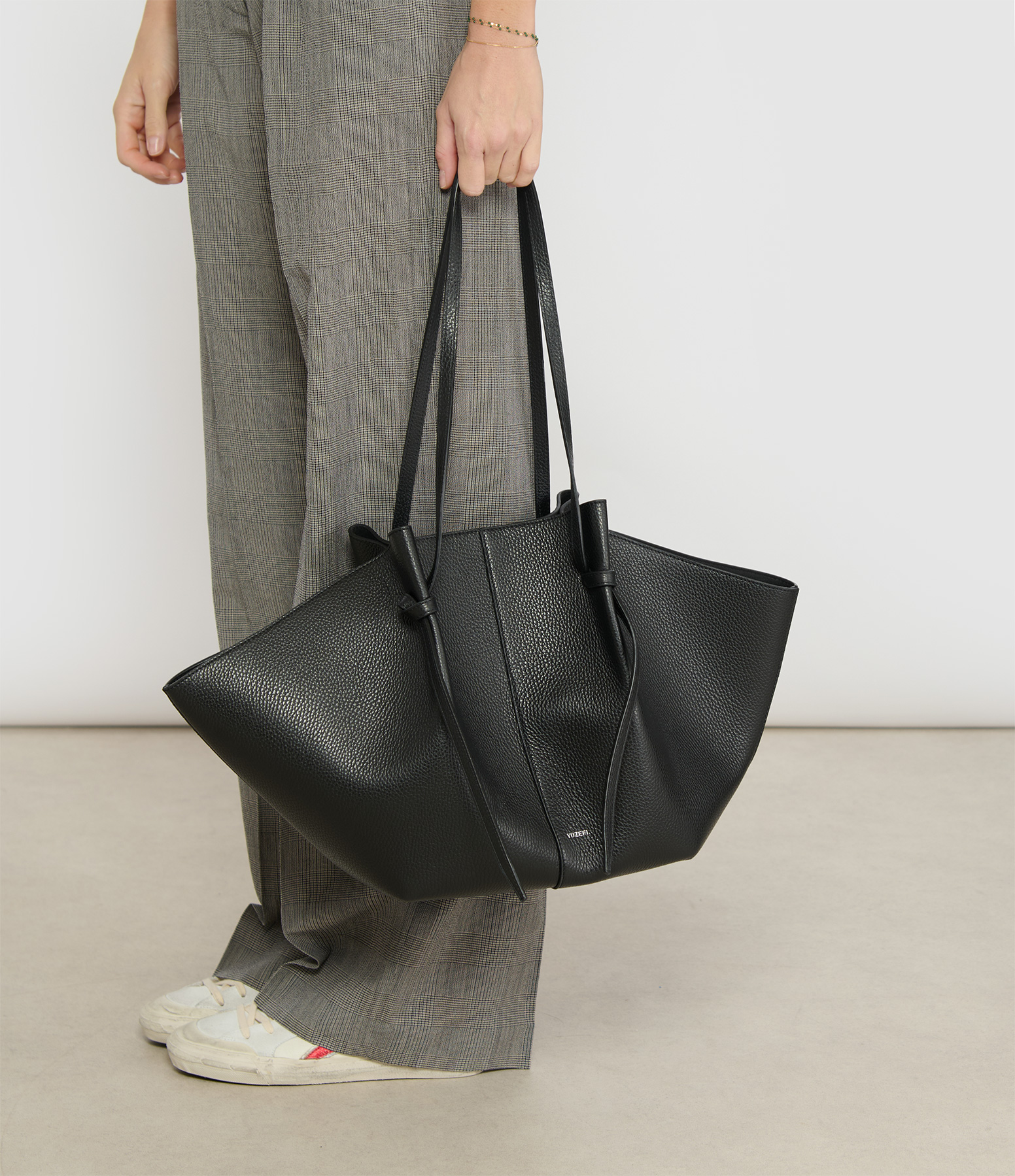 Large Mochi Bag in Black Grained Leather