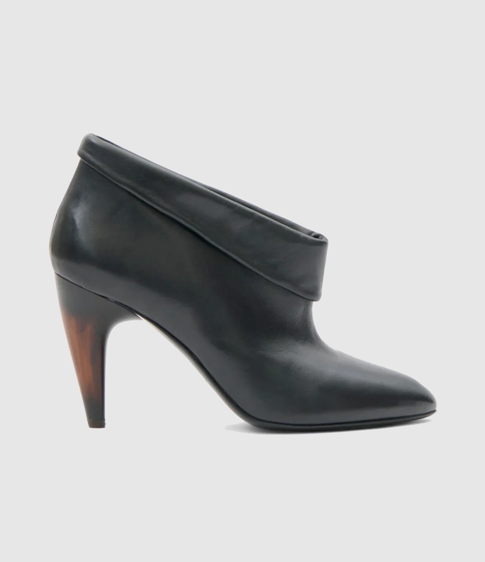 Bottes Janela Black, Défilé