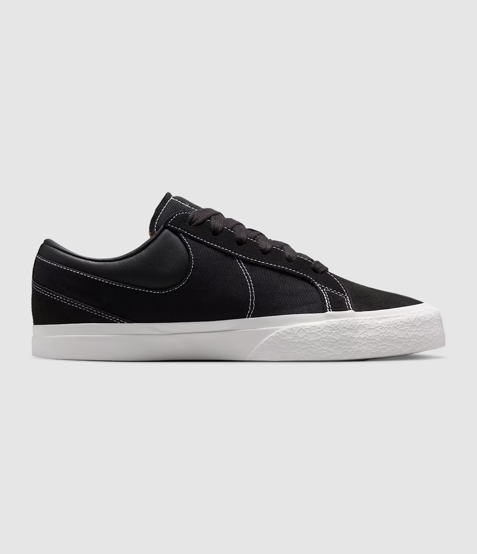 Baskets Blazy Black Sail White
