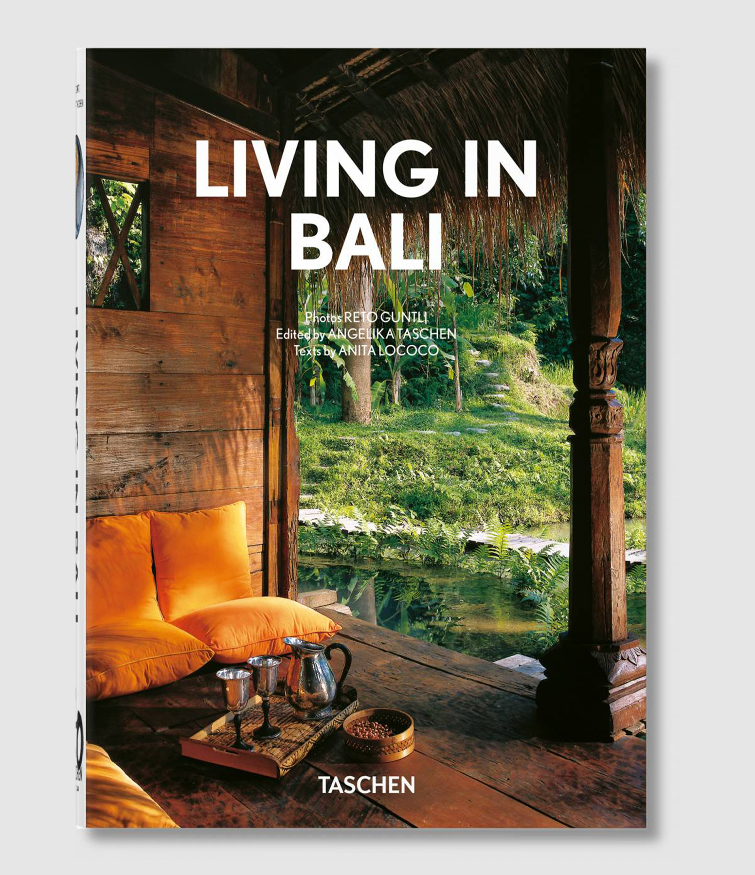 Livre Living in Bali, 40th Ed.