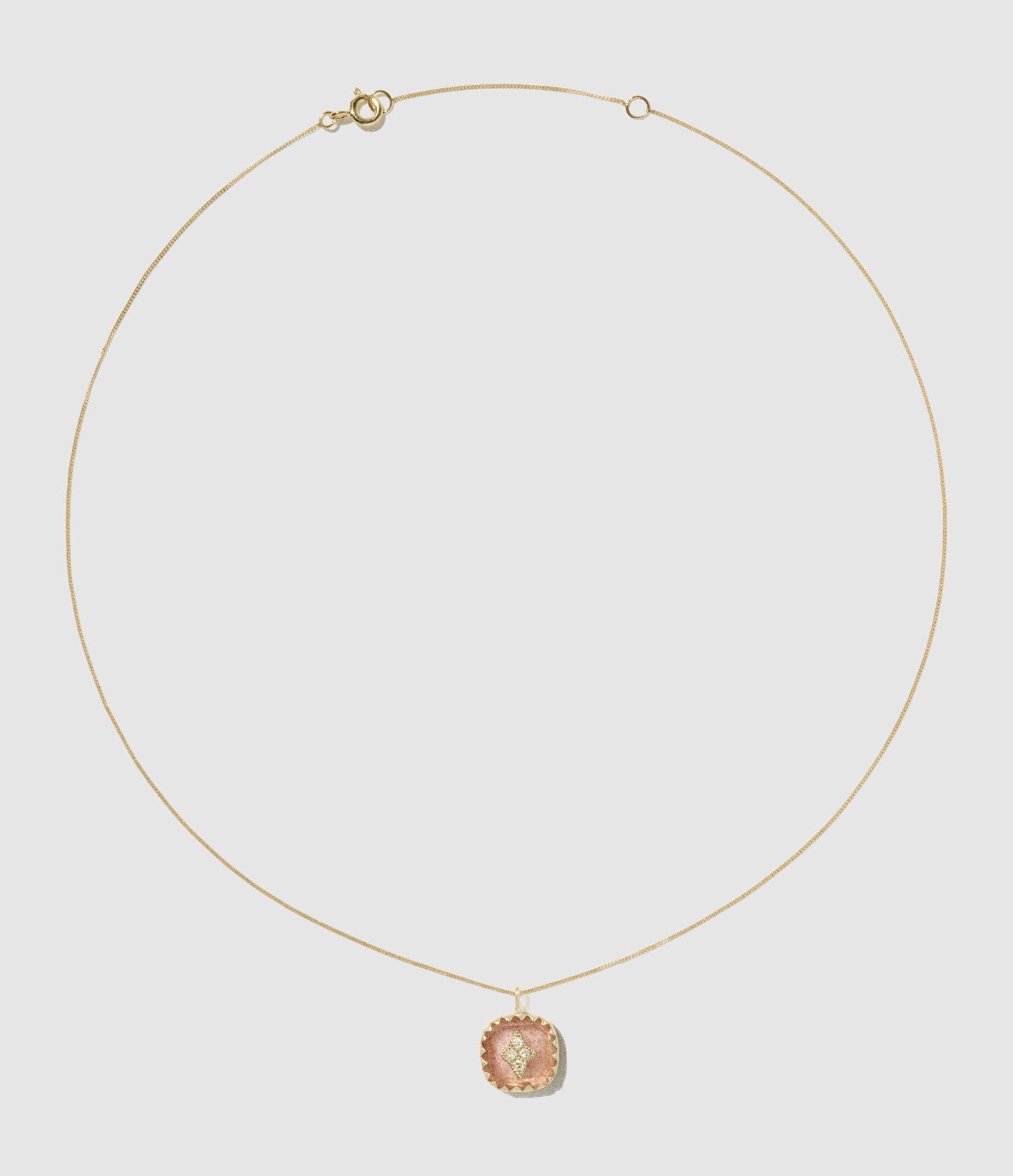 Collier Pierrot Strawberry Quatrz