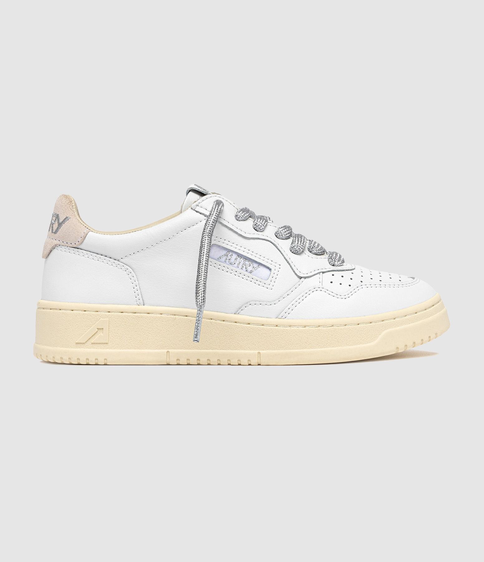 Baskets Medalist Low Leat Swoll White Silver