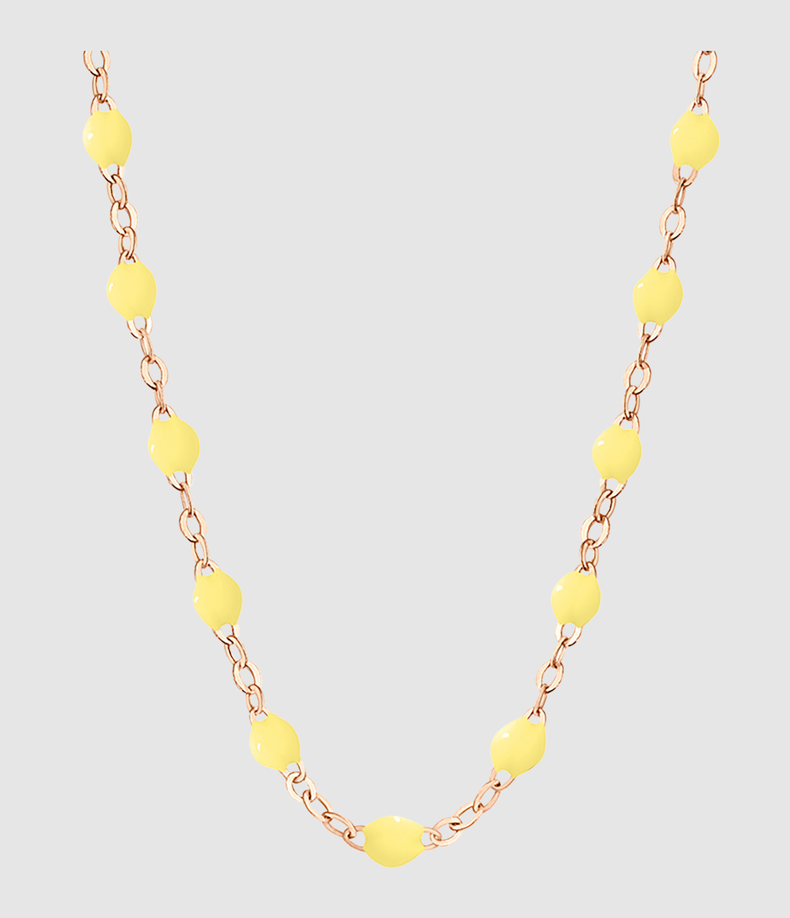 Collier doré orné de délicates perles de résine bleues marines type Gigi : Achat occasion | Bijoux (femme) Doré Neuf, avec étiquette