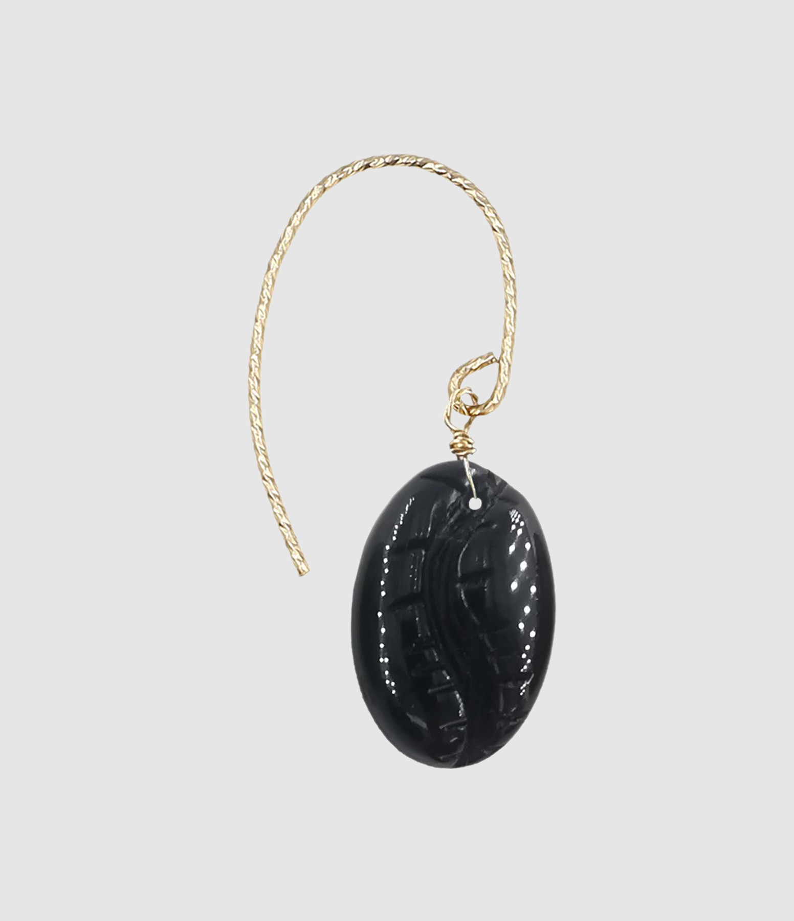 Boucle d'oreille Cauri Onyx (vendue à l'unité)
