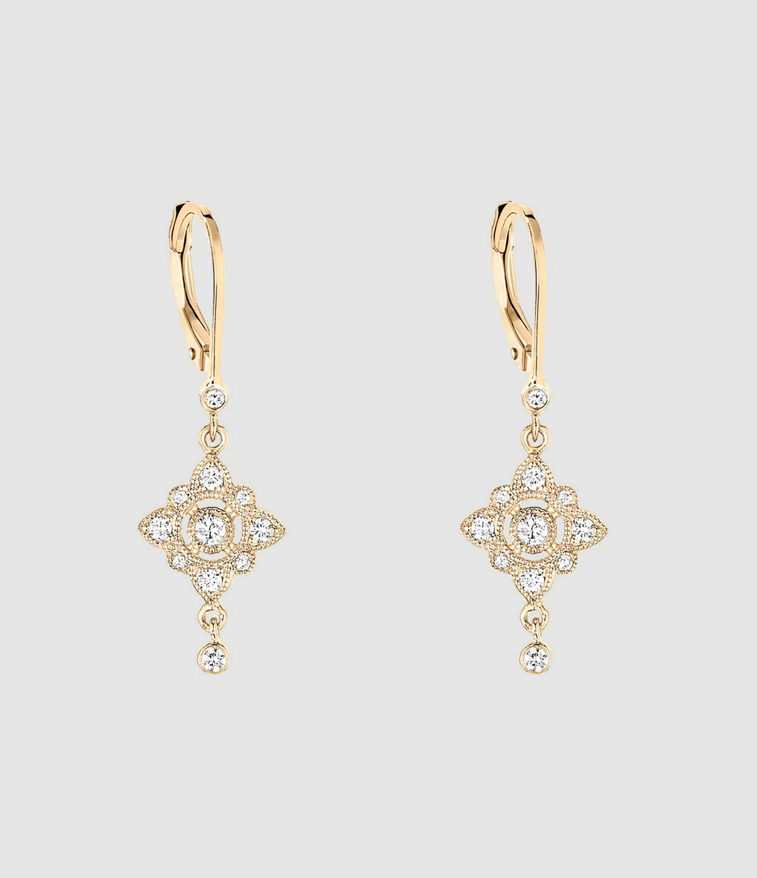 Boucles d'oreilles Dormeuses Fleur Sacrée Diamants Or Jaune 