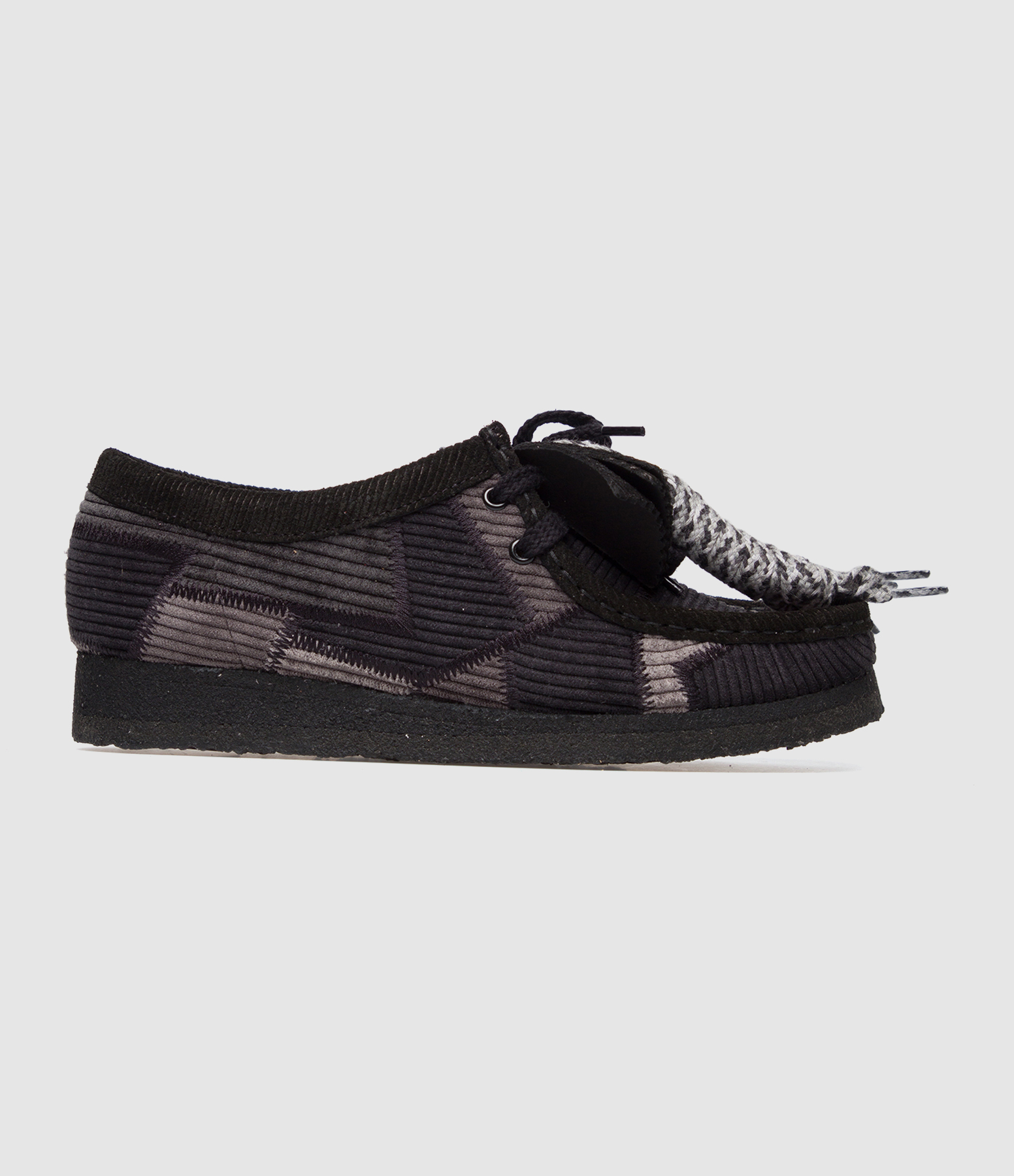 Mocassins Wallabee Grey Combi, Collaboration Clarks X Aleali May