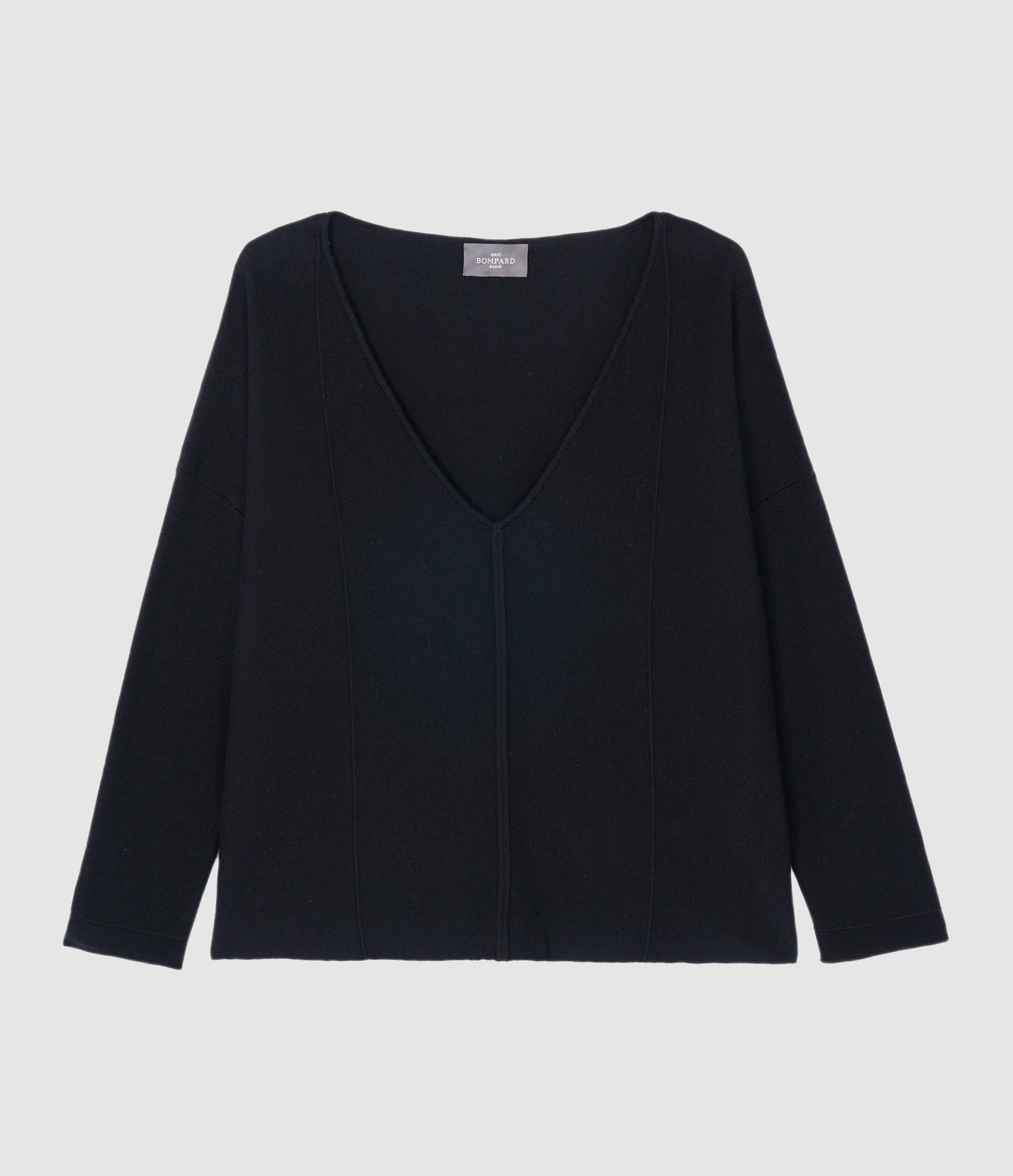 Pull Col V Oversized Ultrafin Minimaliste Noir