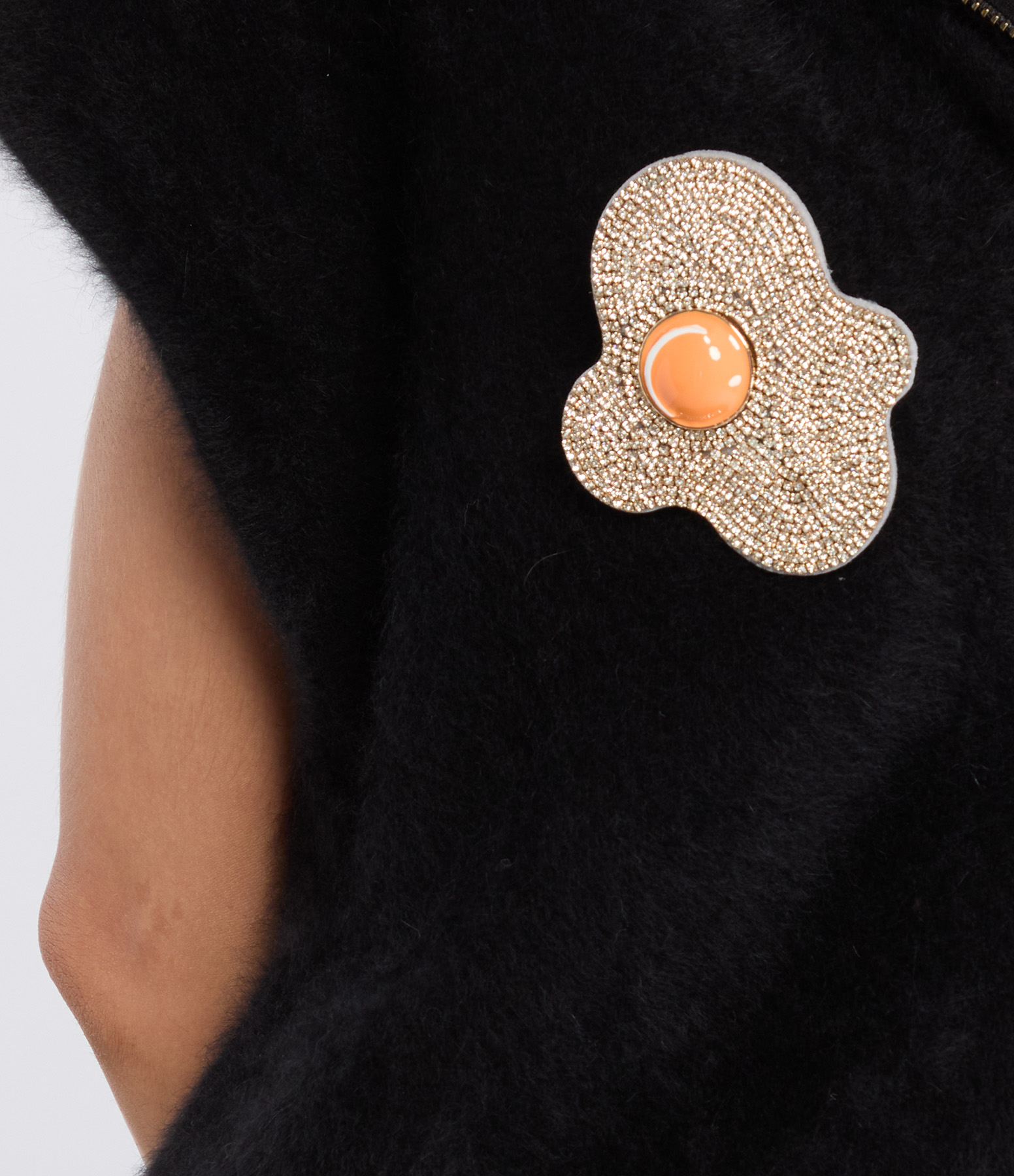 Broche Kombra Jaune Crème