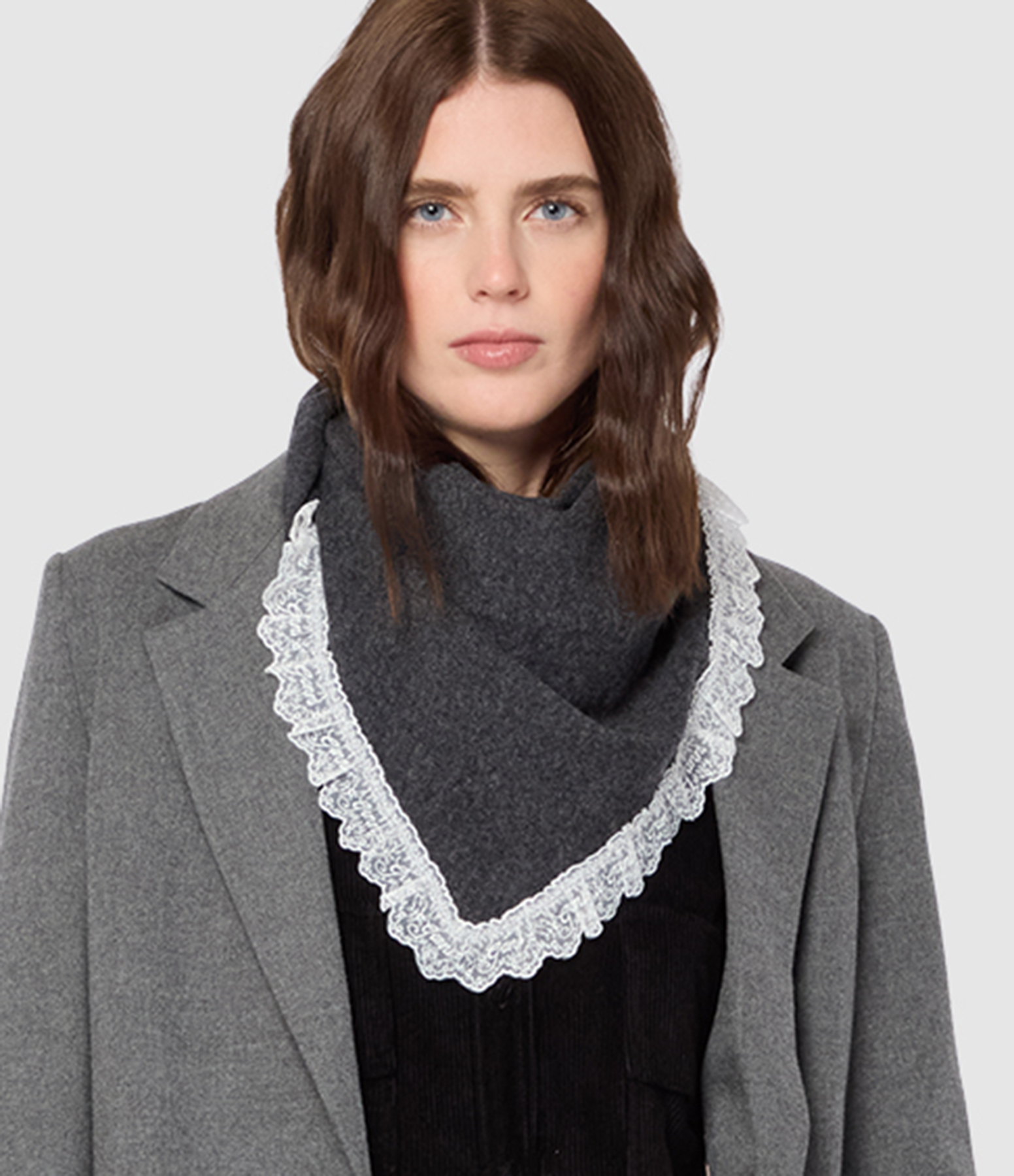 Echarpe Wool Lace Triangular Phantom