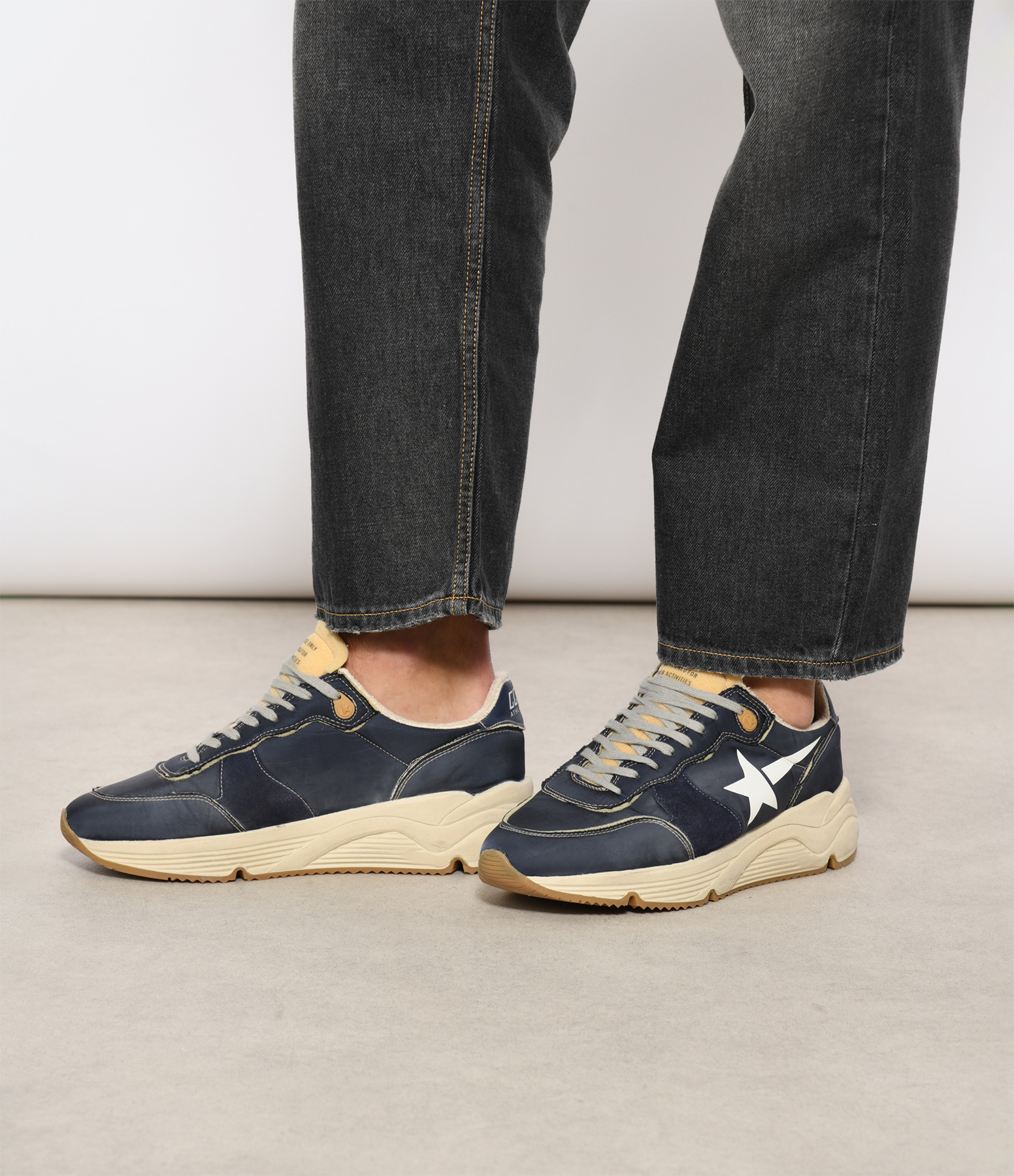Baskets Homme Running Sole Cuir Noir Bleu Beige