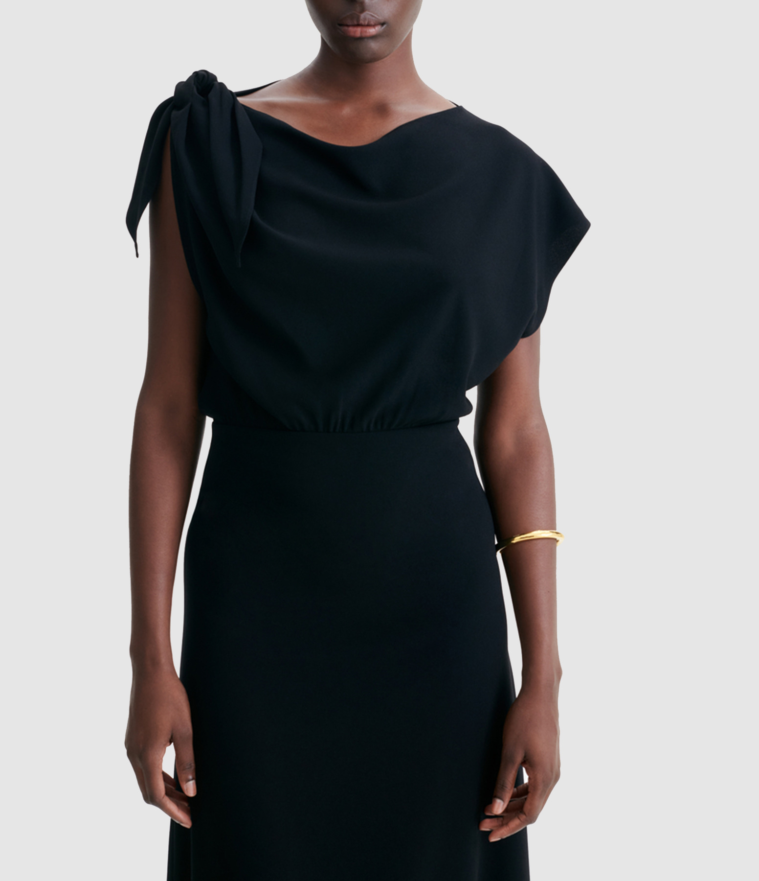 Robe Hanelia Noir