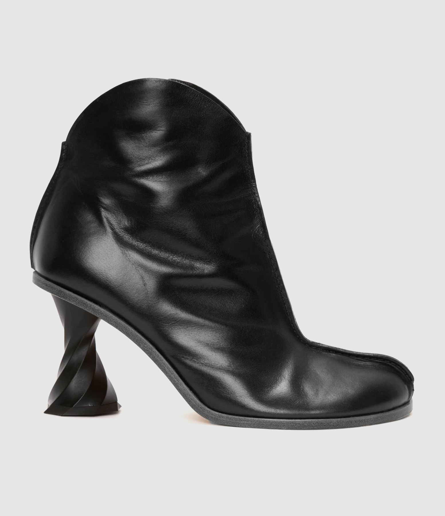 Boots Twist Ankle Black