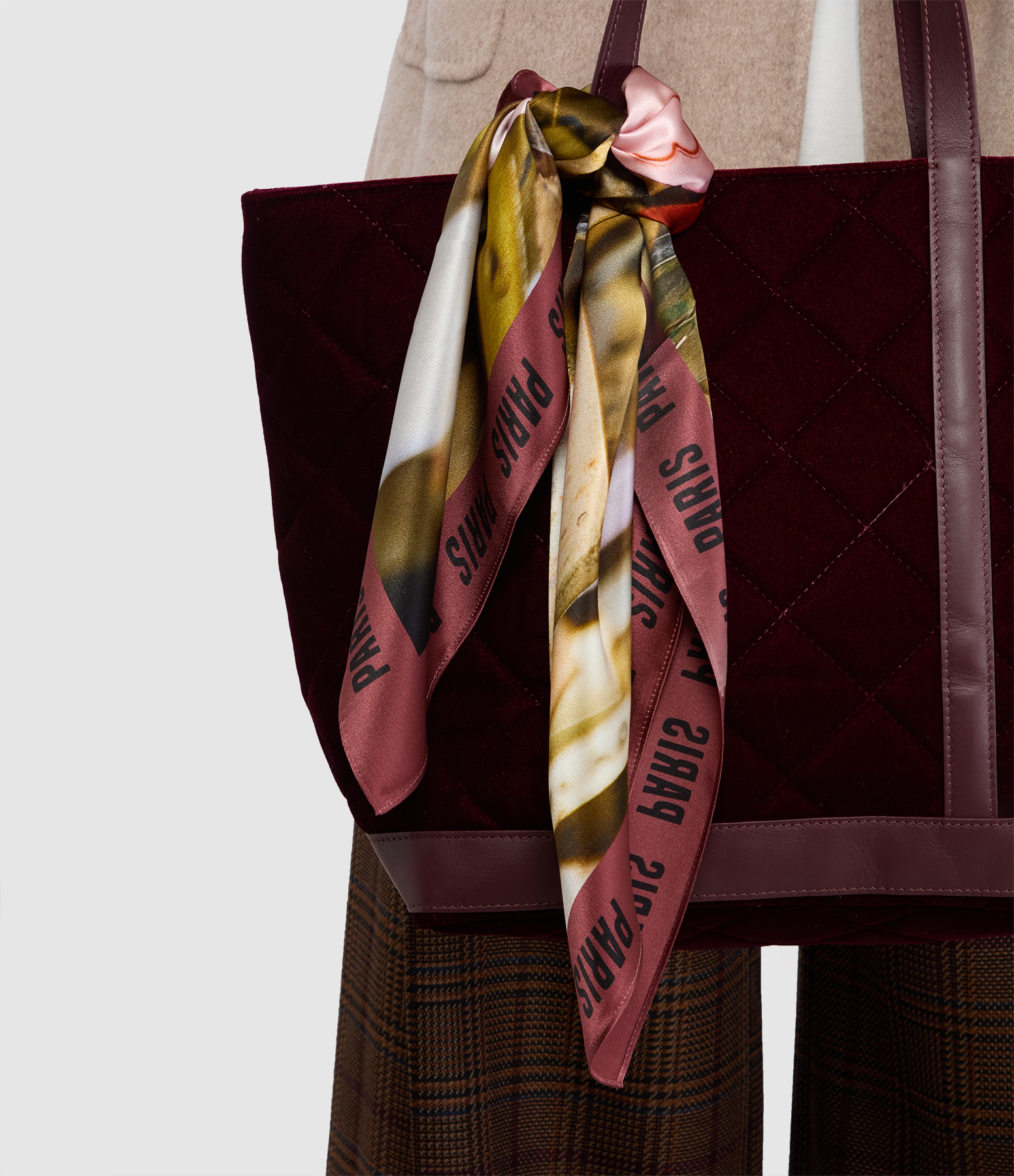 Foulard Paris Love Rouge Carré 64x64