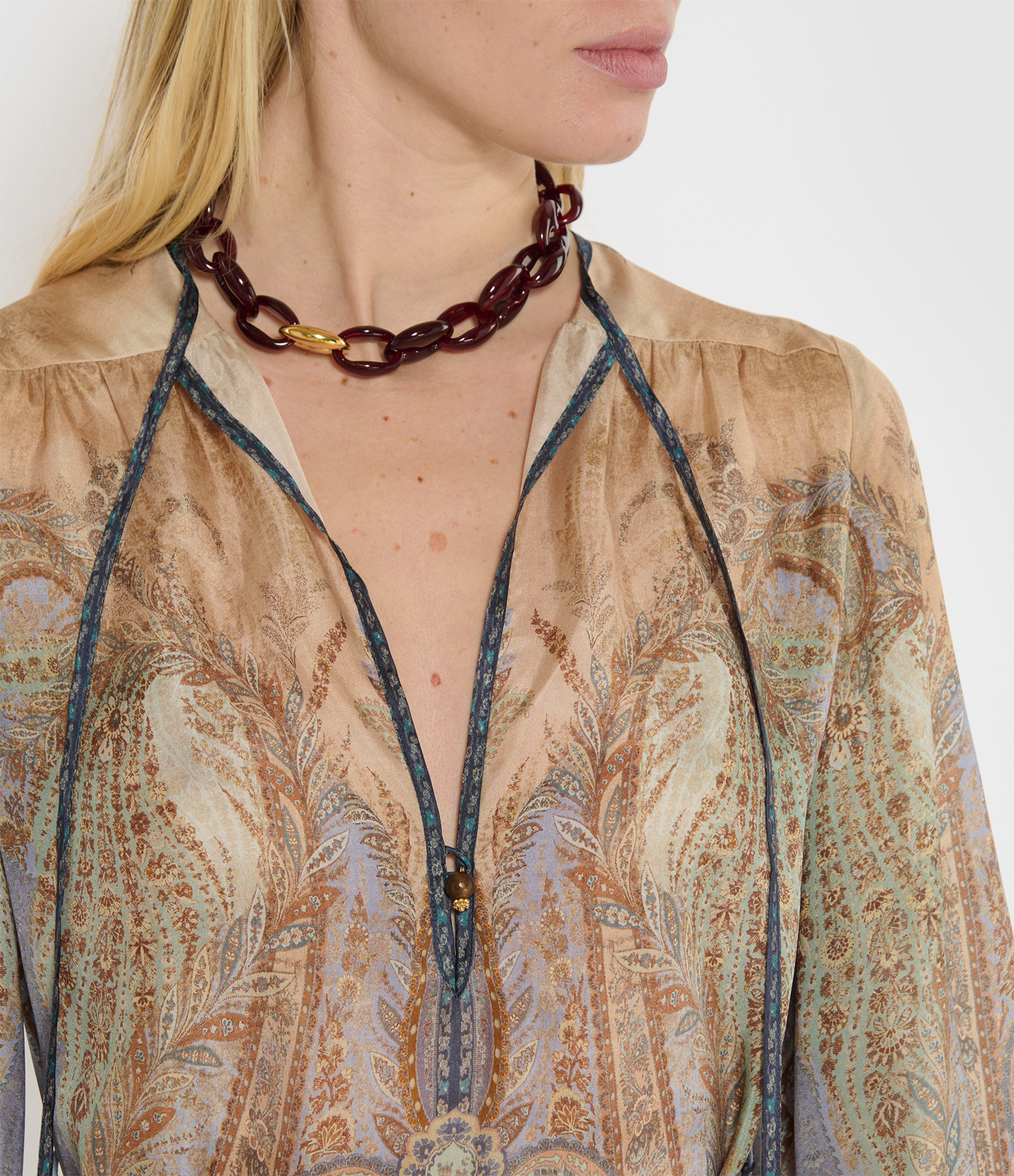 Collier Court Small Turtle Bordeaux Marble