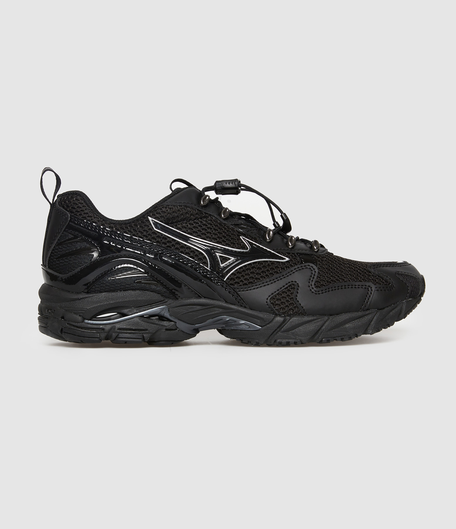 Baskets Wave Rider 10 Black/Silver, Collaboration Mizuno X SLY